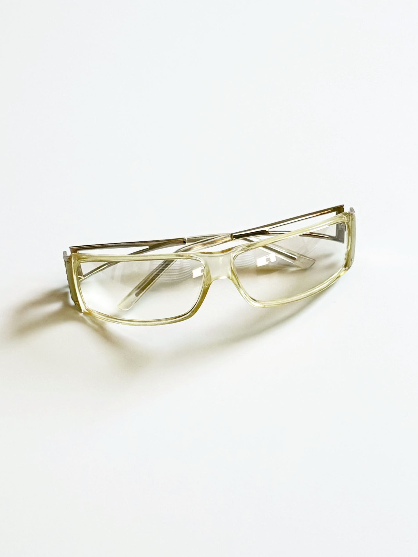 CAPRIO Translucent Bold Square Tinted Sunglasses