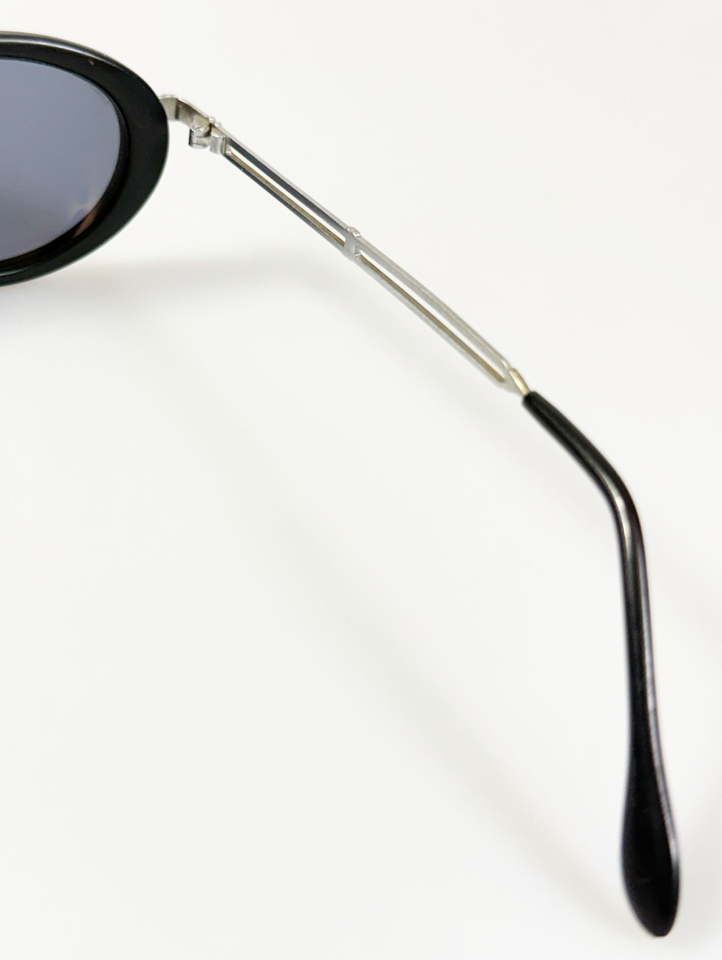 90's Silver & Black Layered Oval Metal Sunglasses