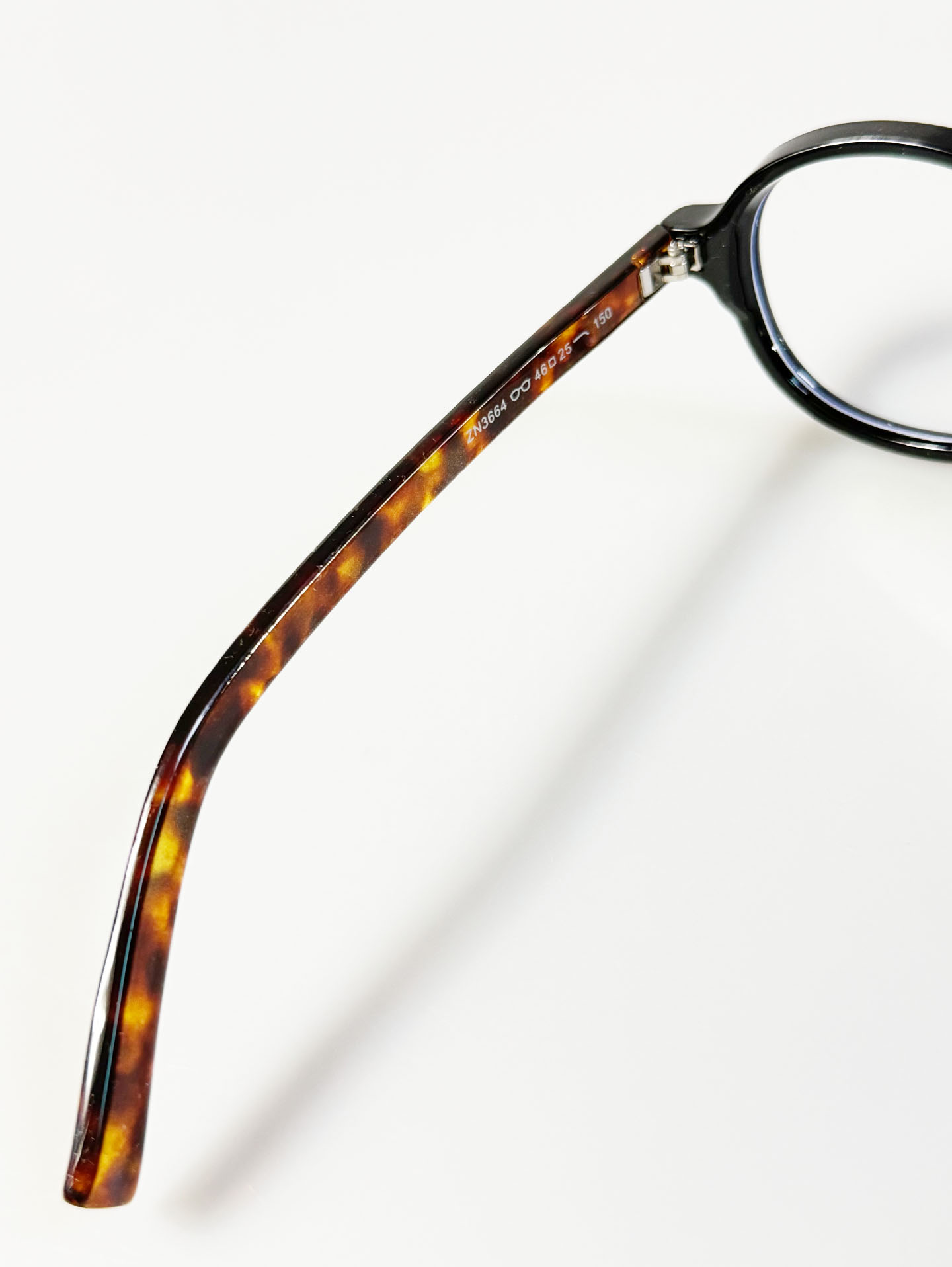 Bold Round Black Frame Sunglasses