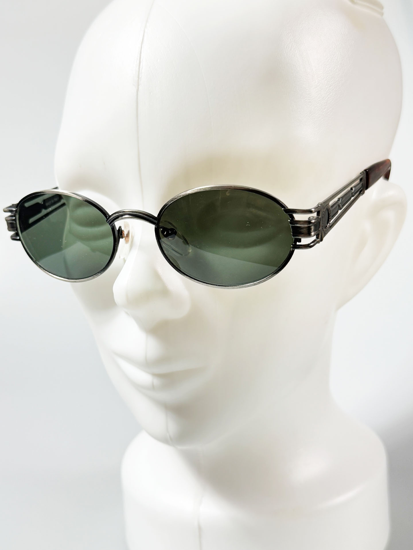 90's JOANNA Gunmetal Slim Oval Metal Frame Sunglasses