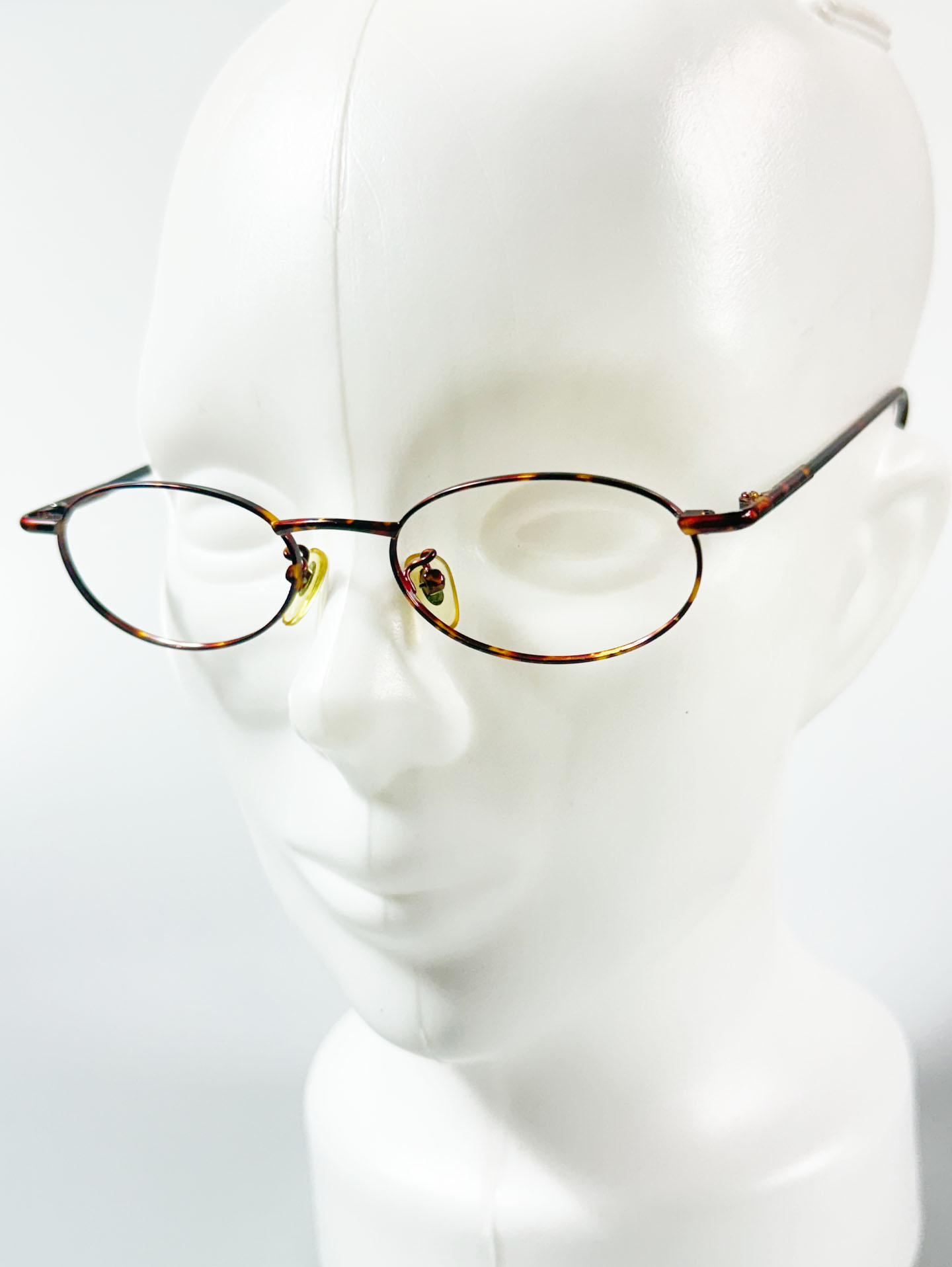 90’s HOC Tortoise Slim Oval Metal Frame Glasses