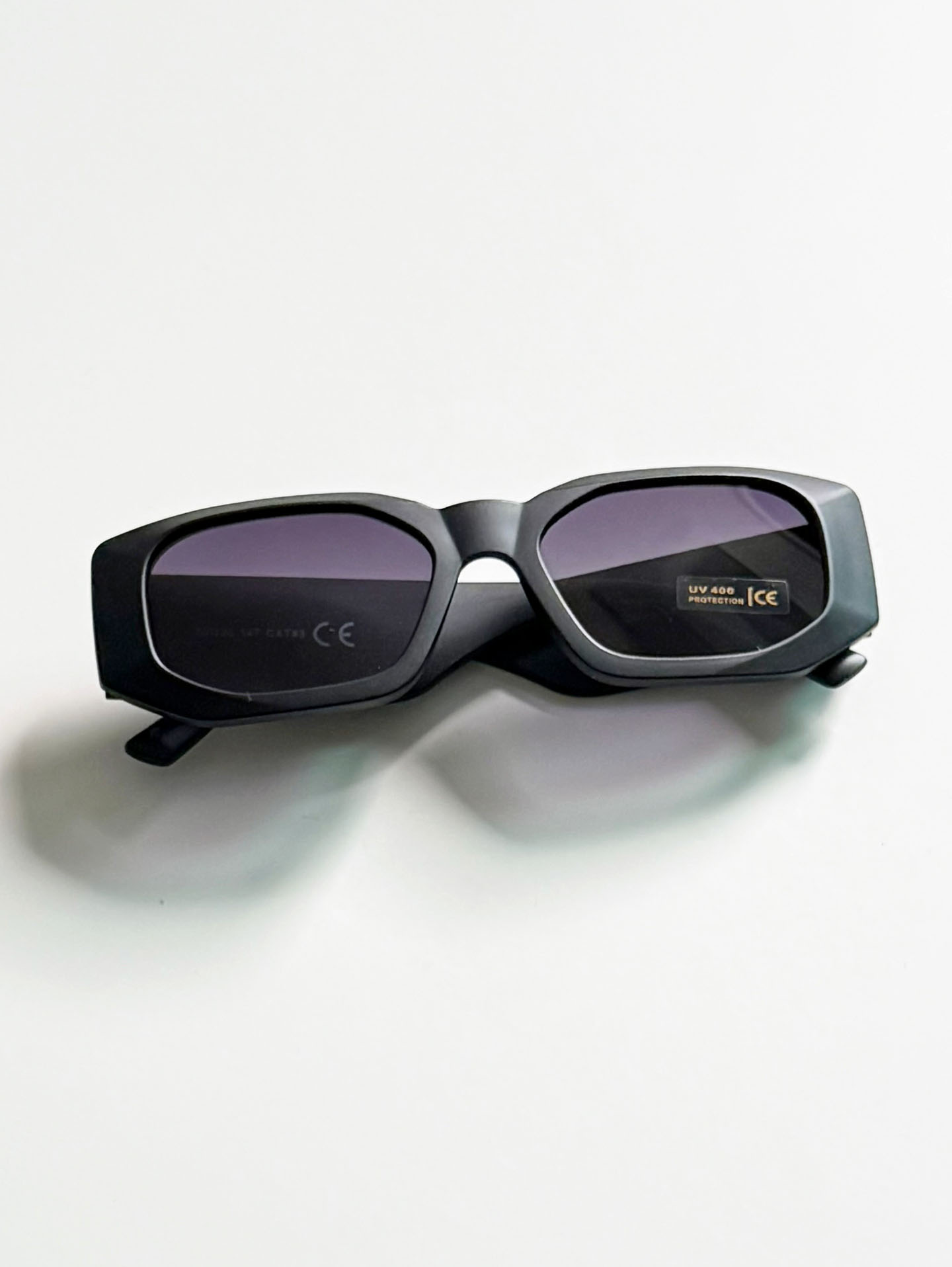 Matte Black Bold Geometric Square Frame Sunglasses
