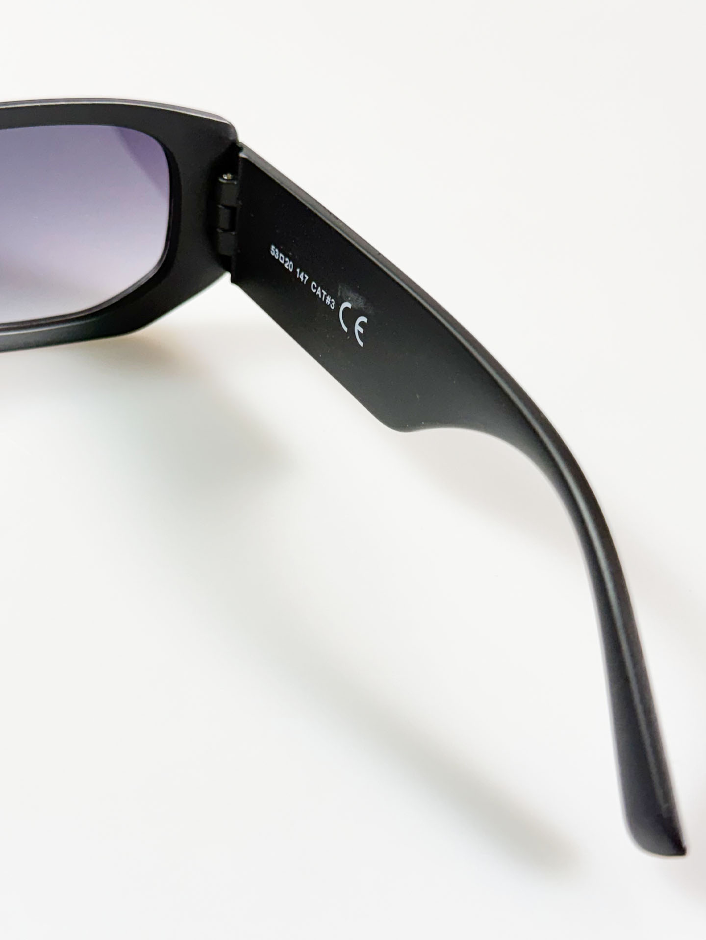 Matte Black Bold Geometric Square Frame Sunglasses