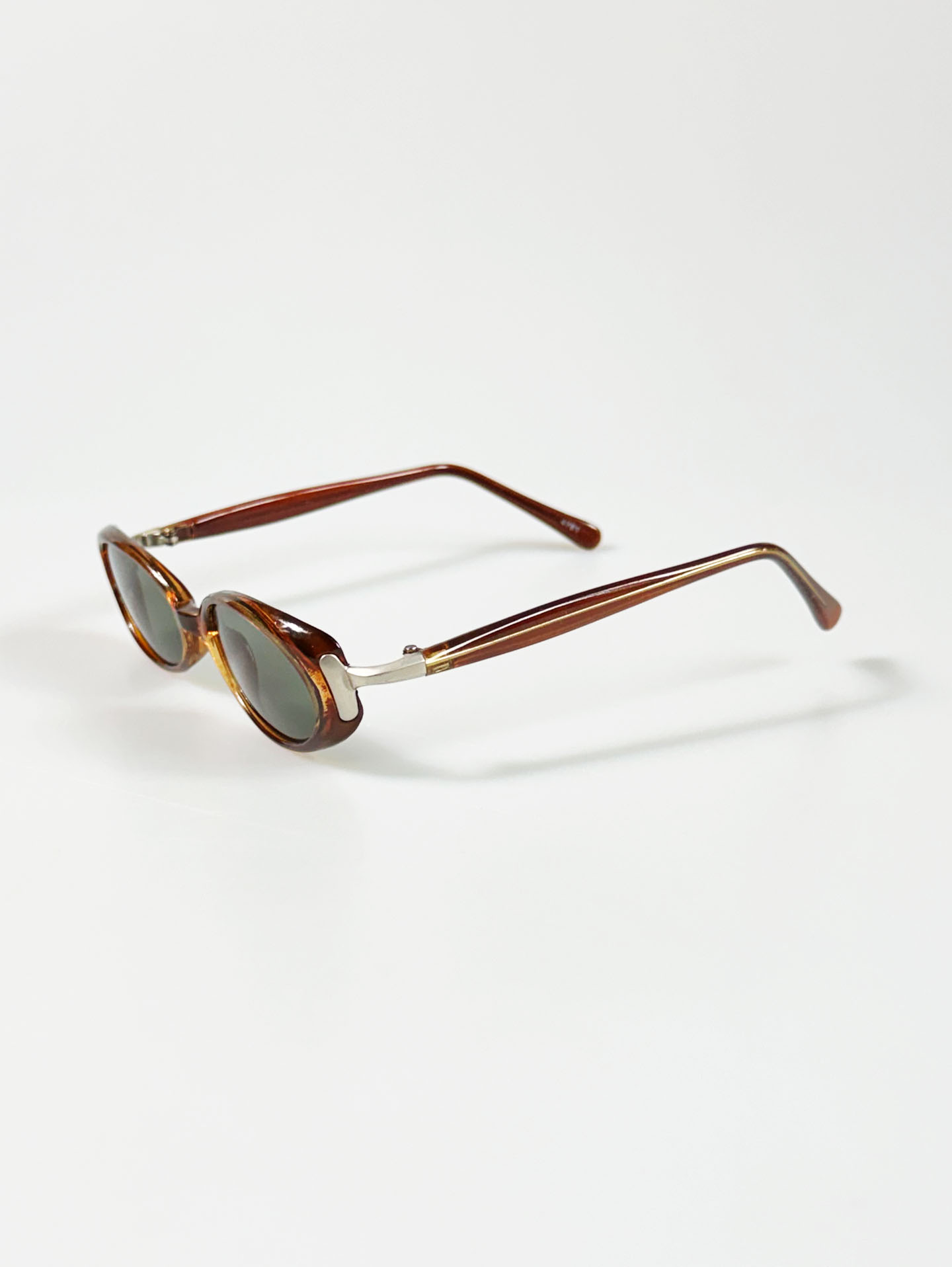 Amber Brown Oval Frame Sunglasses