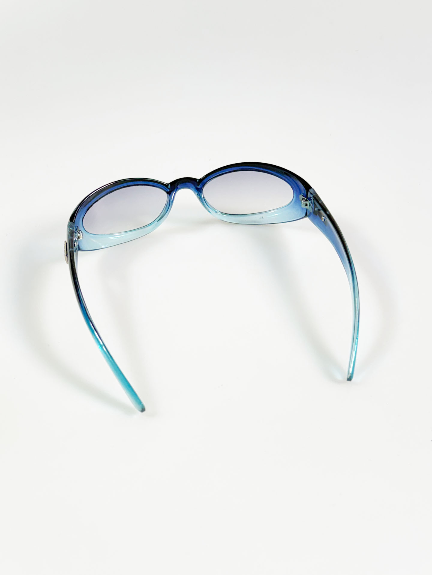 GUESS Blue Gradient Bold Oval Tint Sunglasses