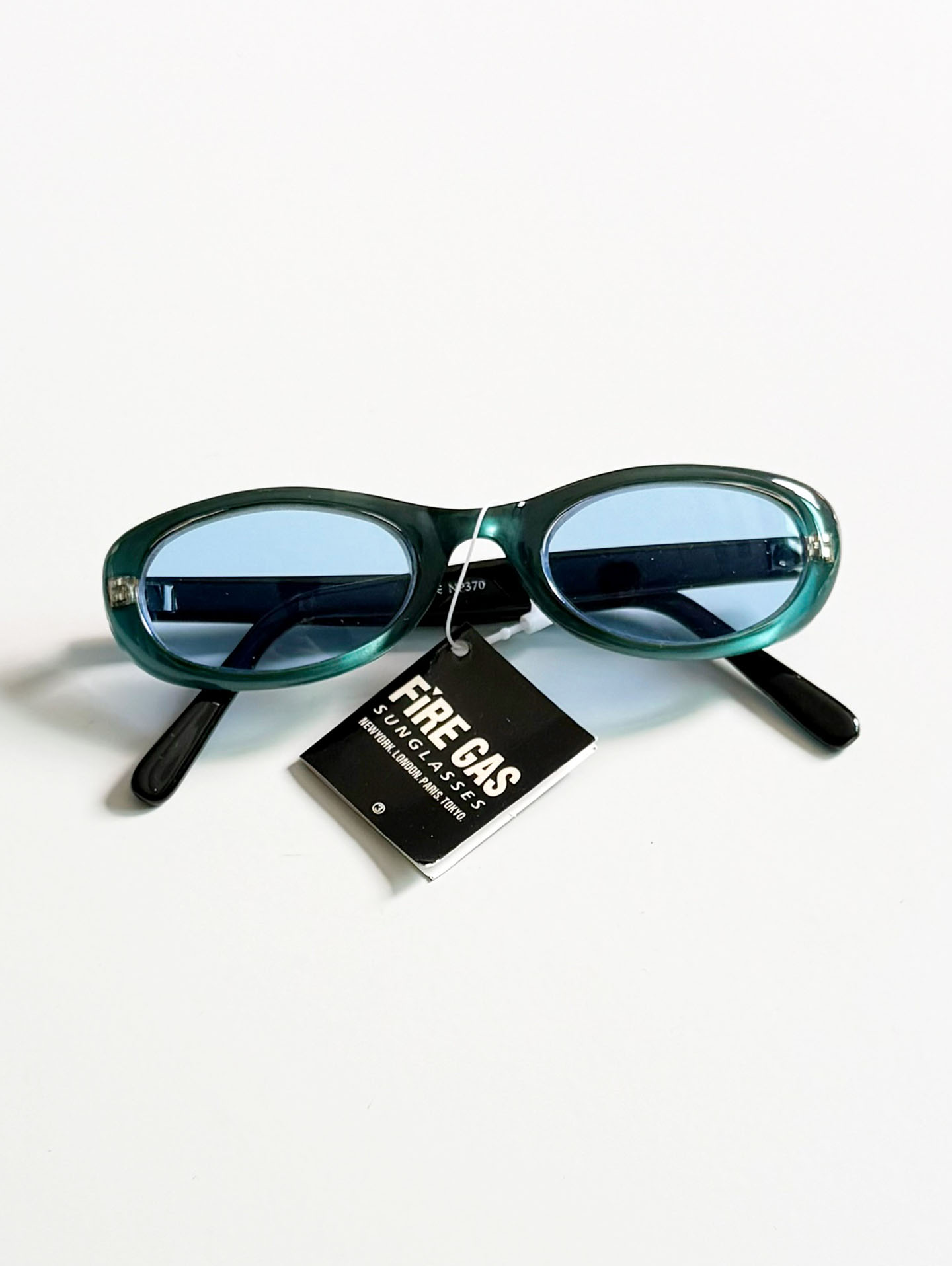 90's FIRE GAS Teal Blue Bold Oval Tint Sunglasses