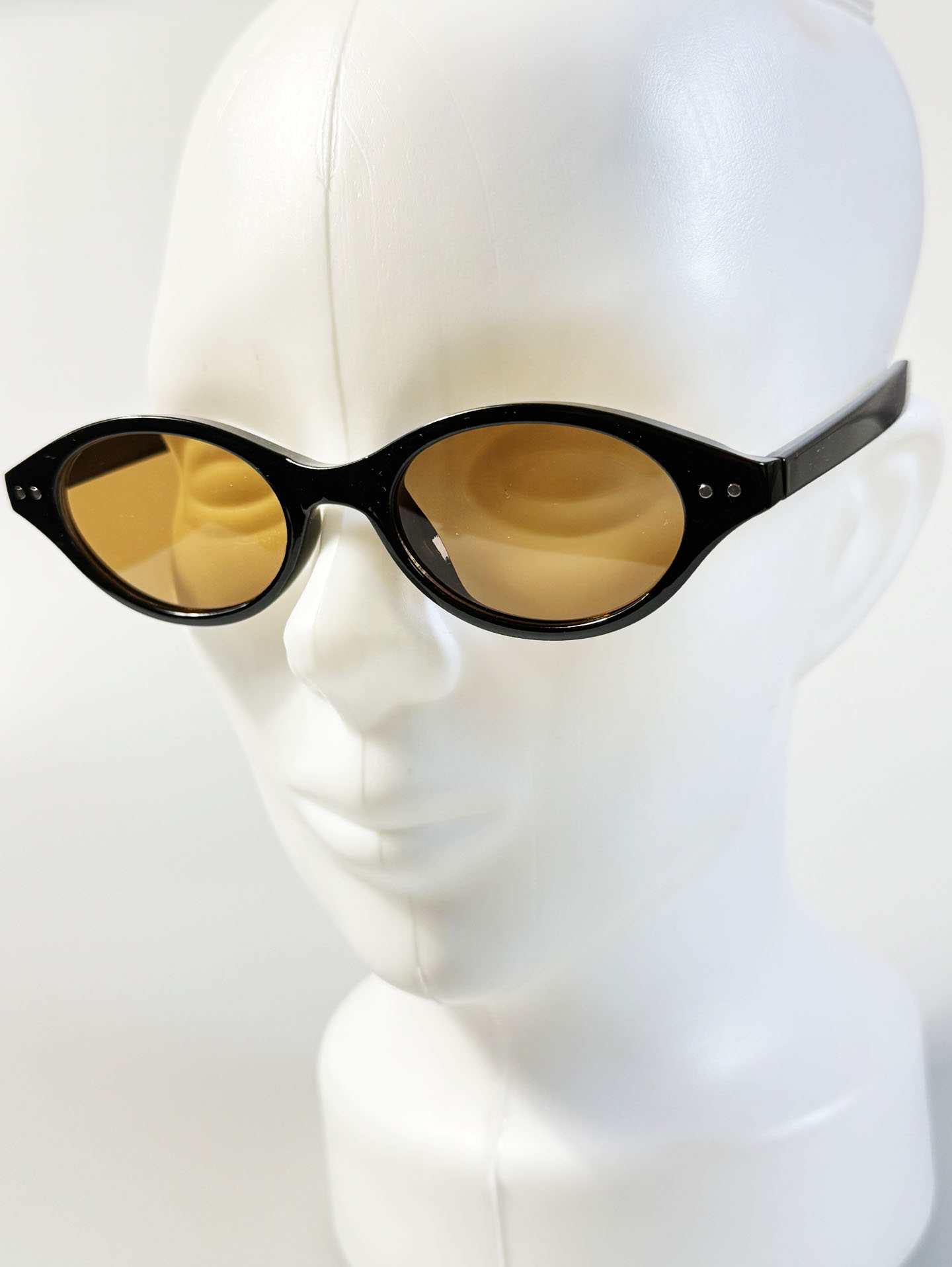 Black Bold Oval Frame Tint Sunglasses