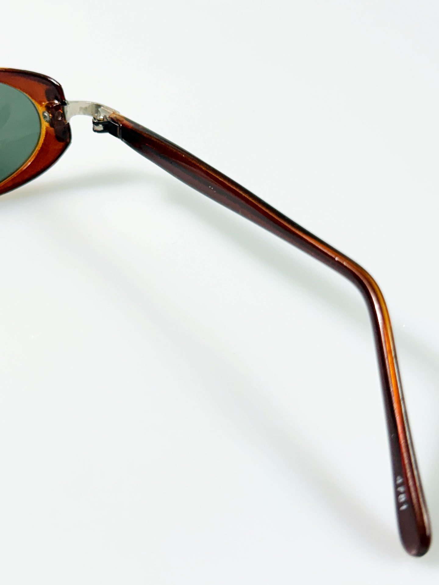 Amber Brown Oval Frame Sunglasses