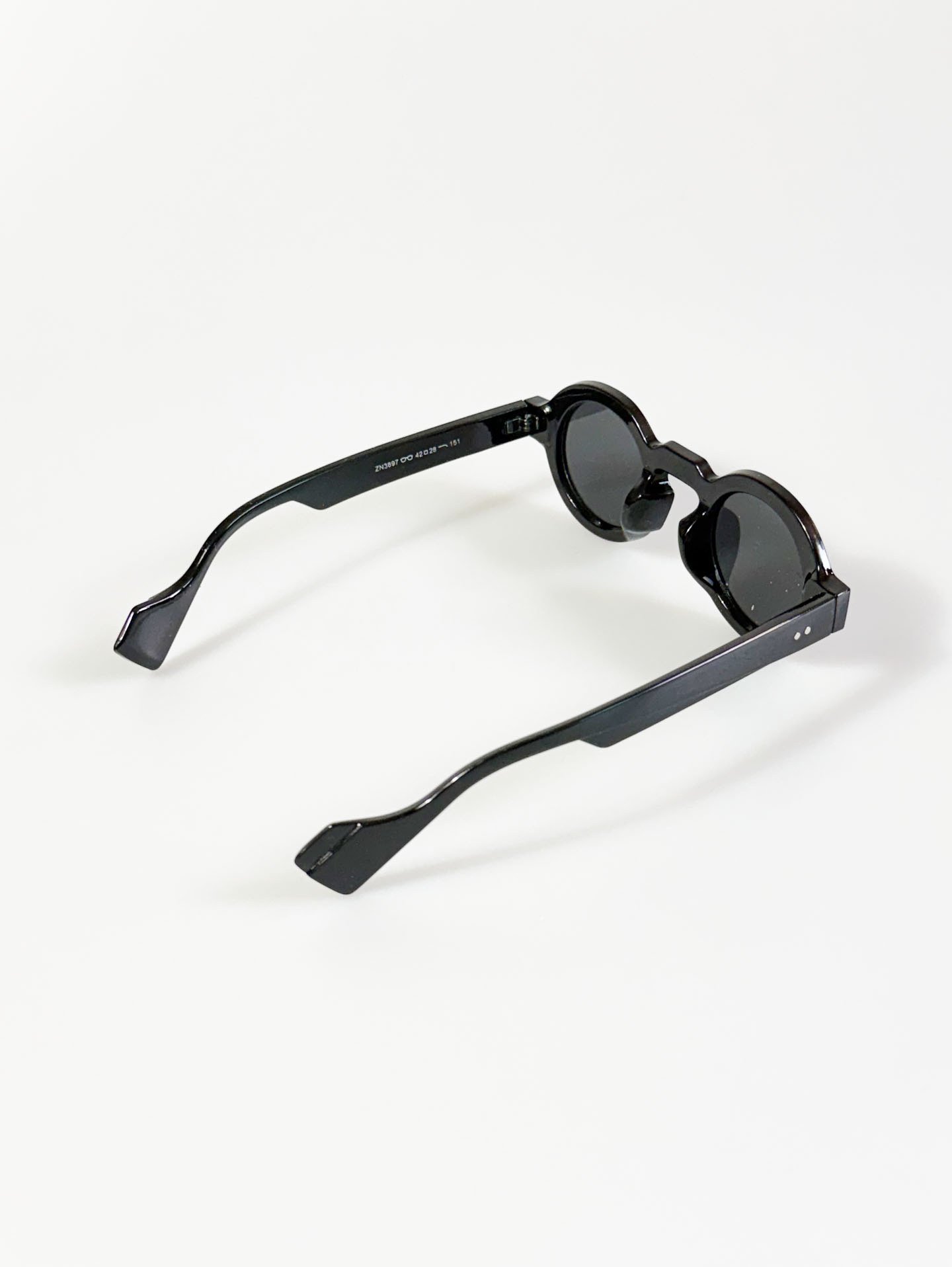 Black Bold Round Frame Sunglasses