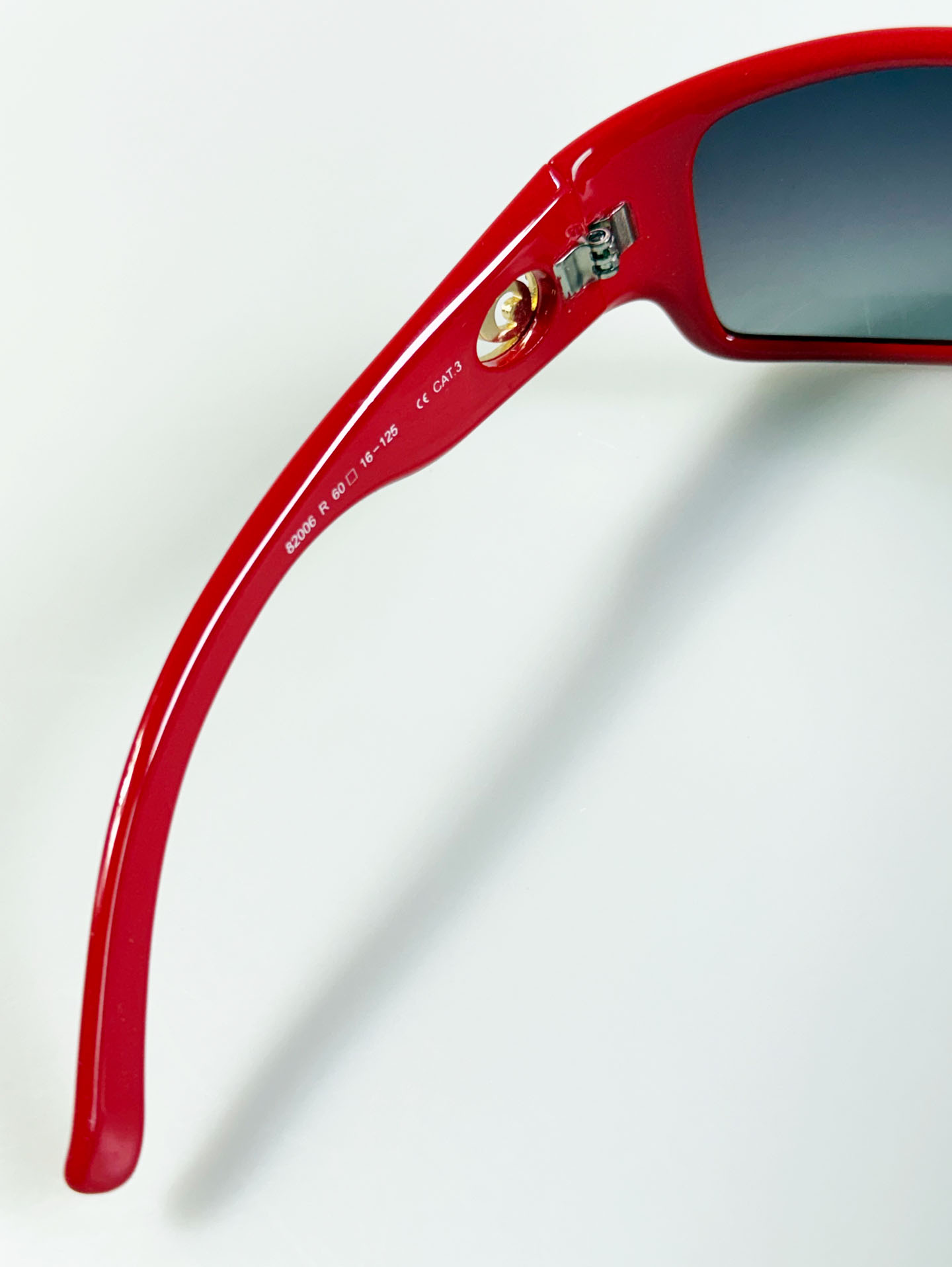 BLUE POINT Red Bold Wraparound Square Sunglasses