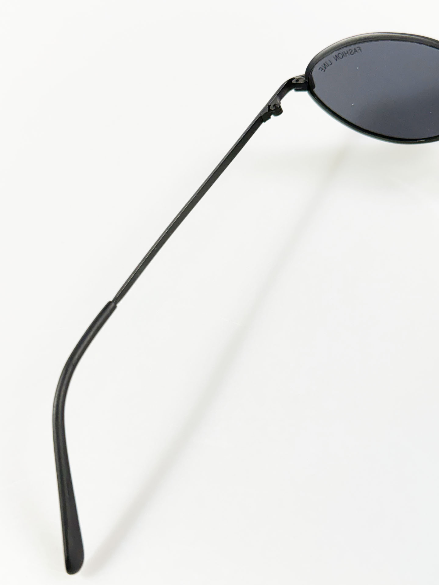 90's FASHION LINE Matte Black Slim Oval Metal Sunglasses