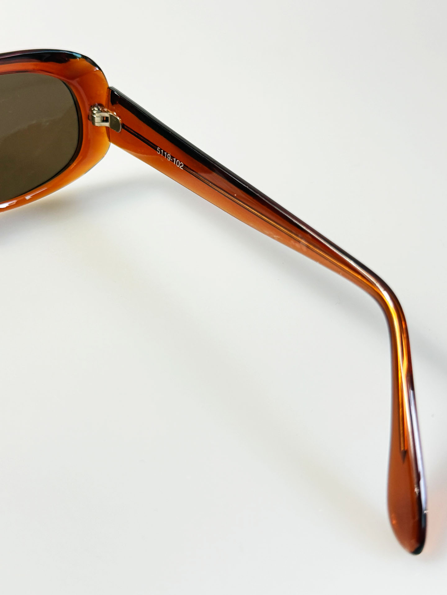 PARIM Translucent Amber Bold Oval Tint Sunglasses
