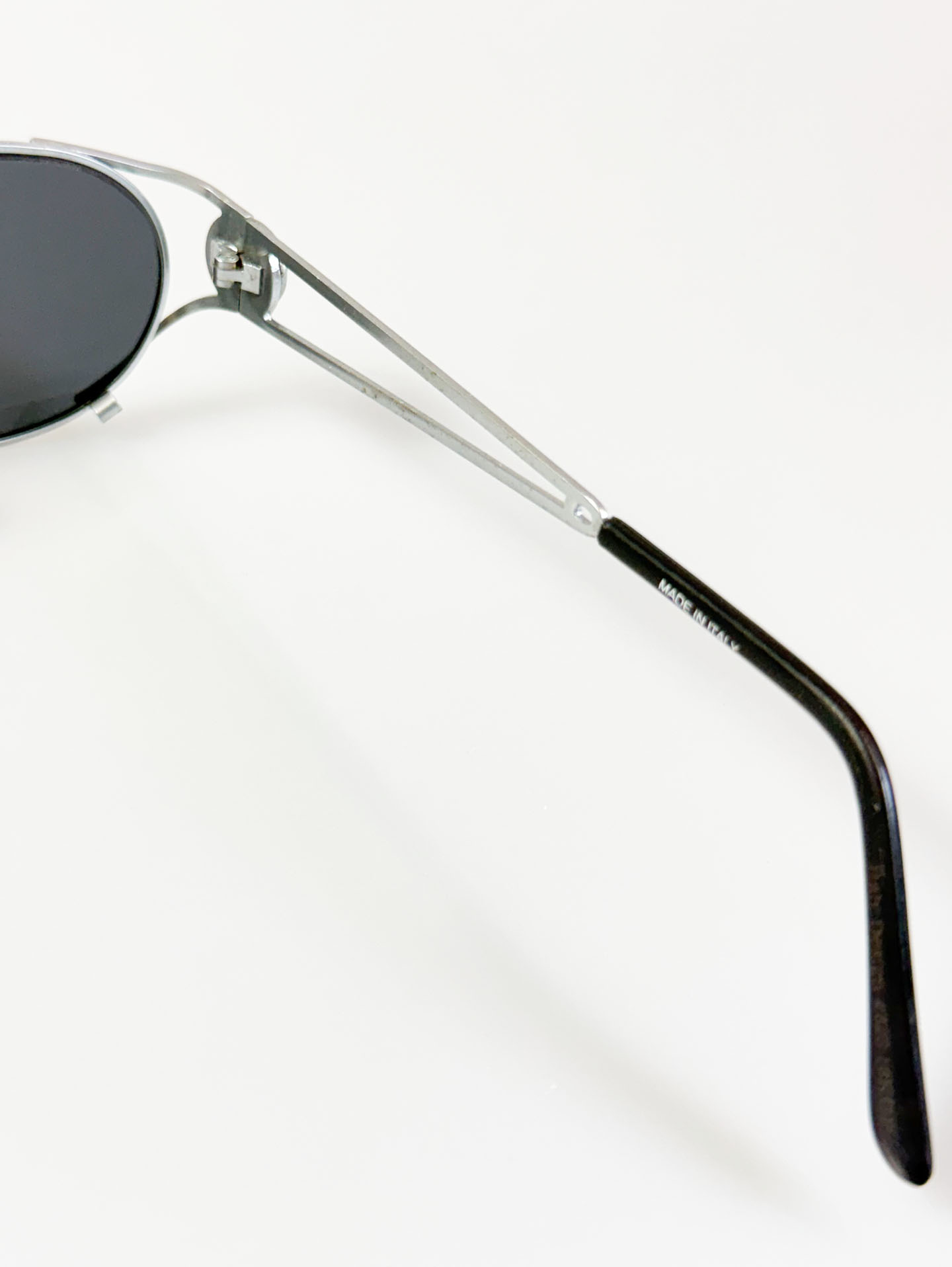 90’s Silver Slim Oval Metal Frame Sunglasses