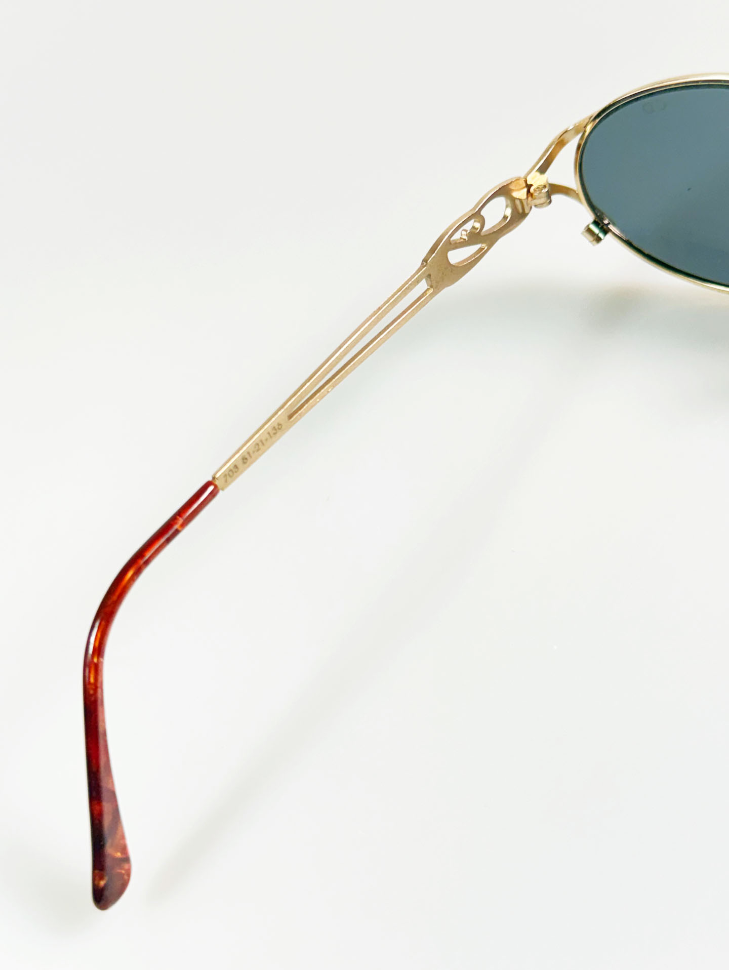 Gold Slim Oval Metal Frame Sunglasses