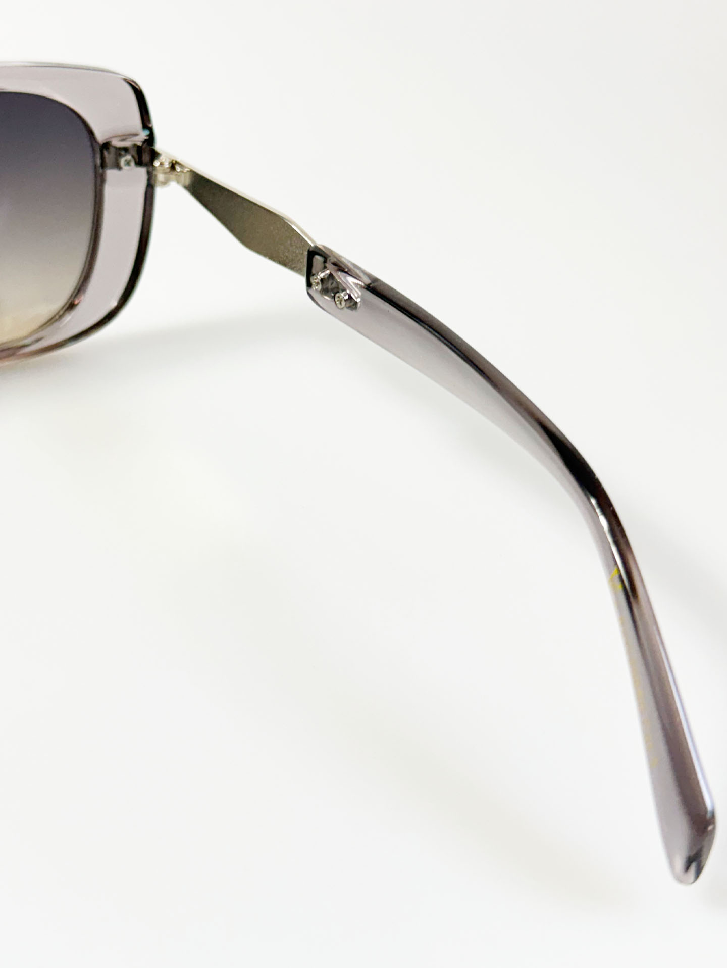 VG EYEWEAR Smoke Gray Oversized Square Acetate Sunglasses