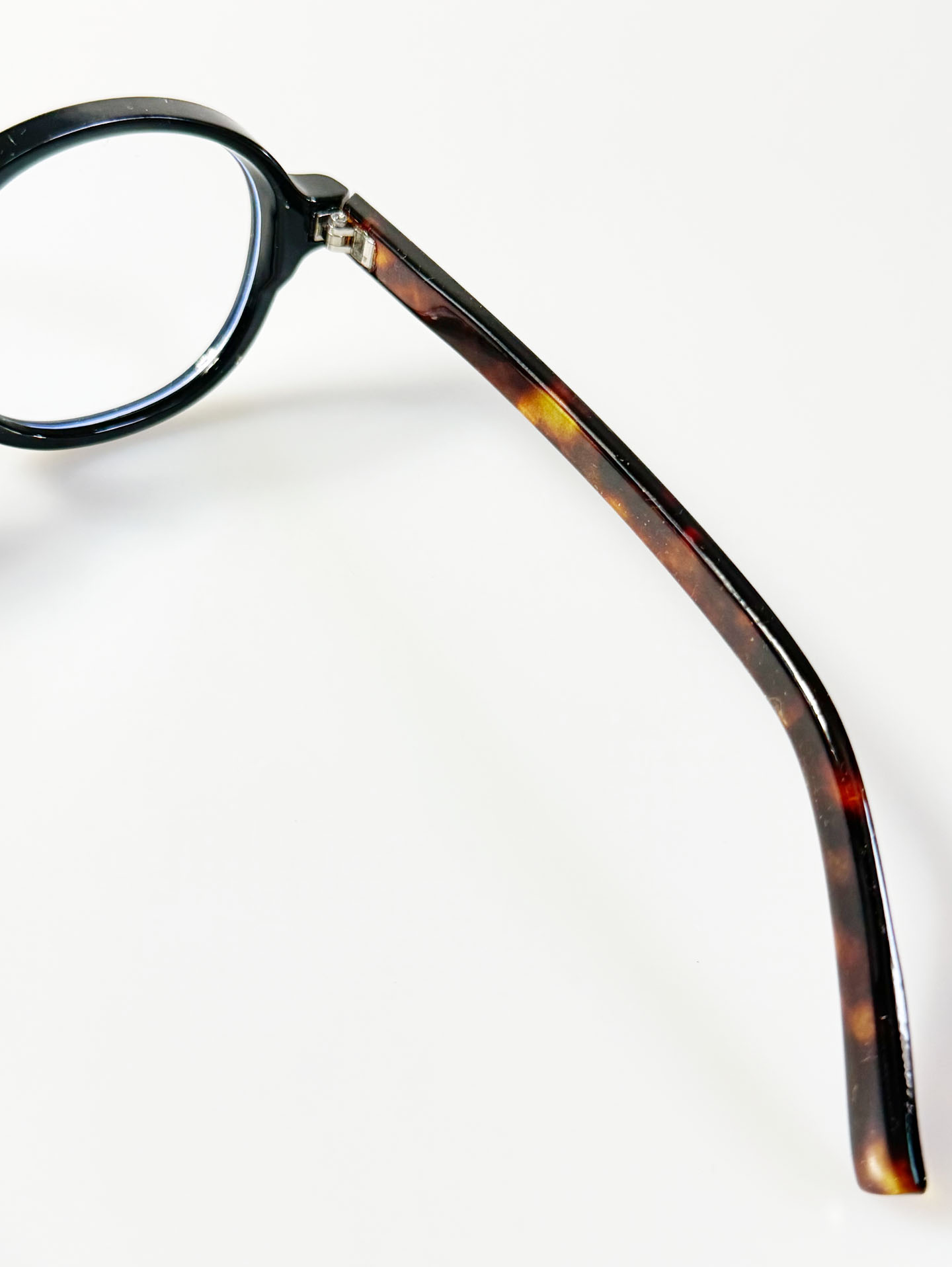 Bold Round Black Frame Sunglasses