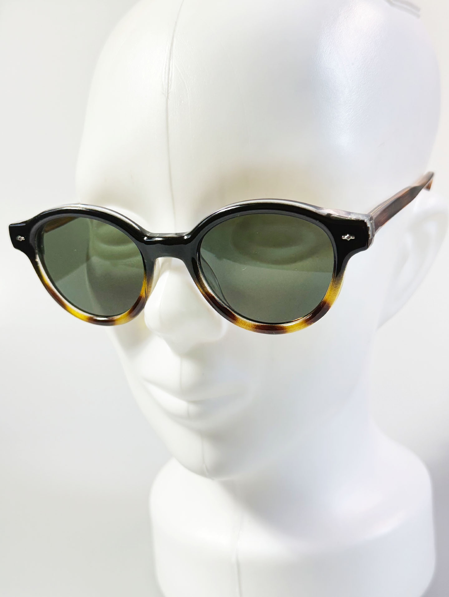 Classic Round Two-Tone Tortoiseshell Frame Sunglasses