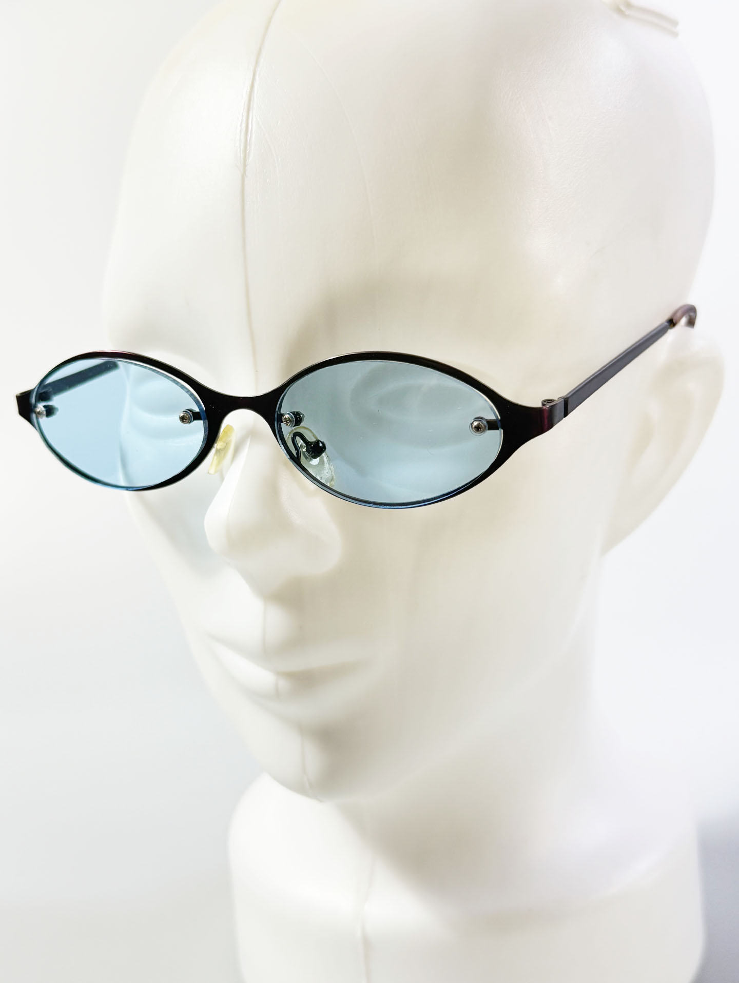 90's Slim Oval Metal Frame Tint Sunglasses