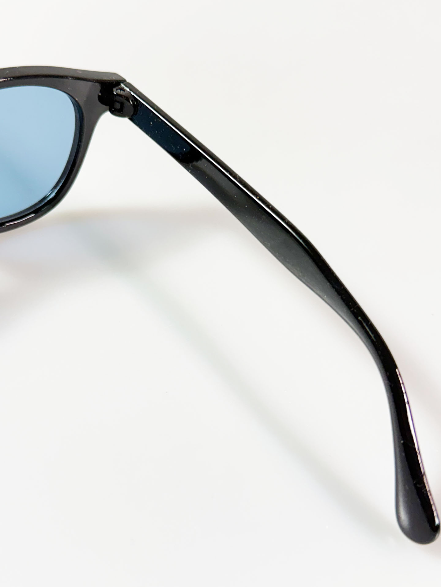 Bold Black Oval Frame Tinted Sunglasses