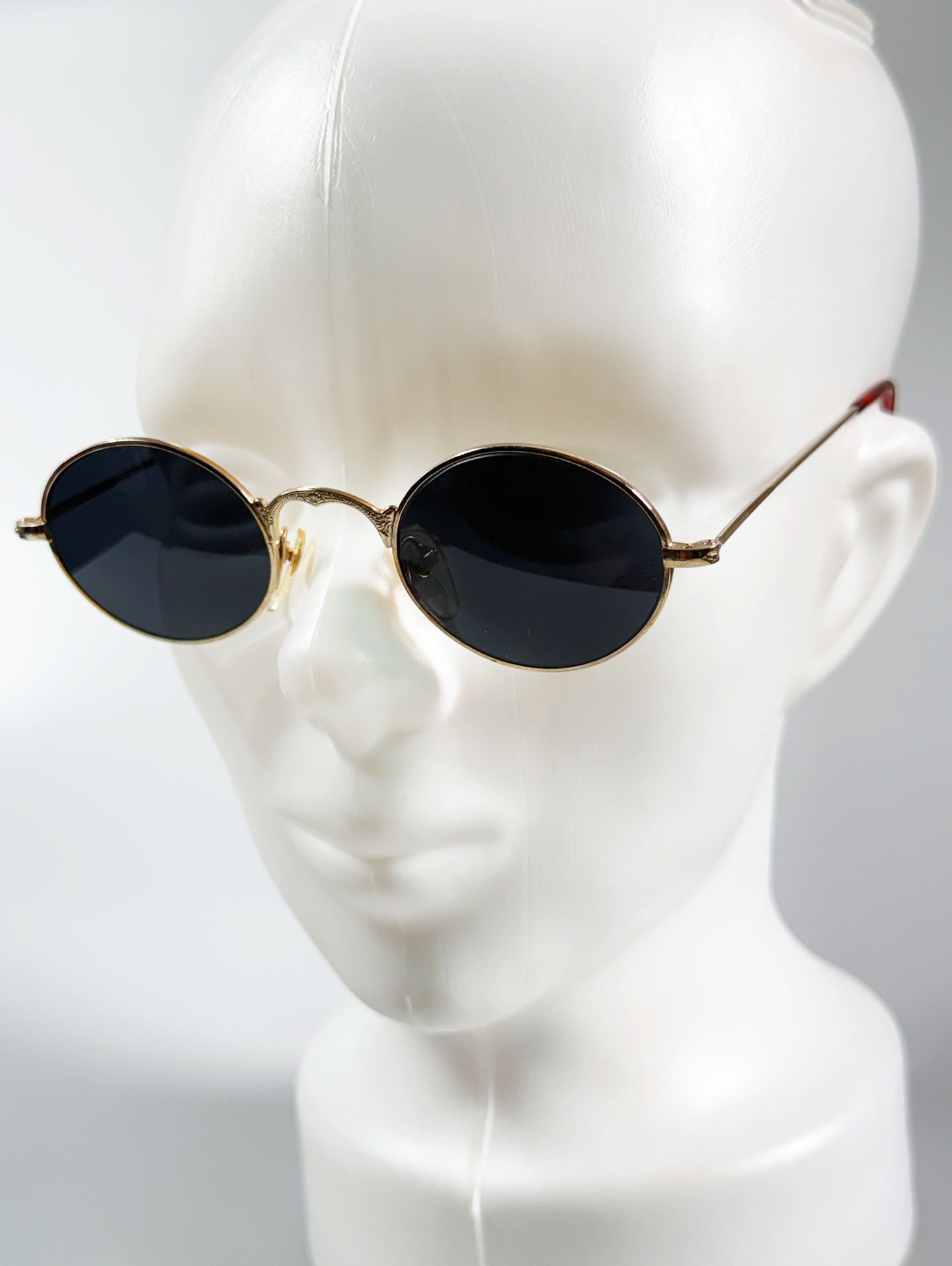 90's Gold Metal Slim Oval Frame Sunglasses