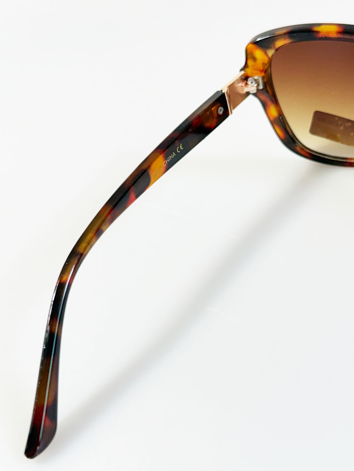 VG EYEWEAR Tortoiseshell Oversized Butterfly Frame Sunglasses