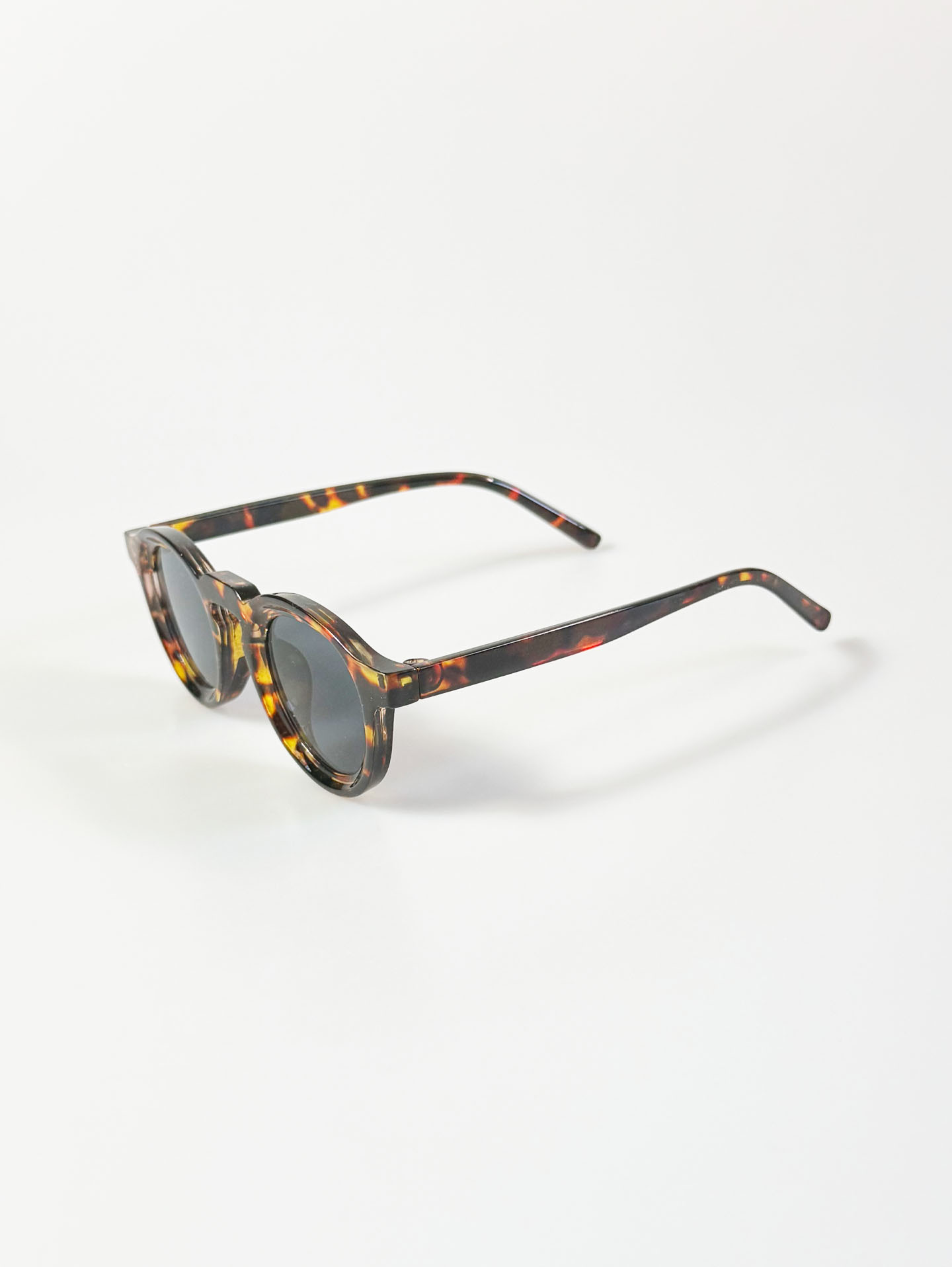 Classic Round Tortoiseshell Frame Sunglasses