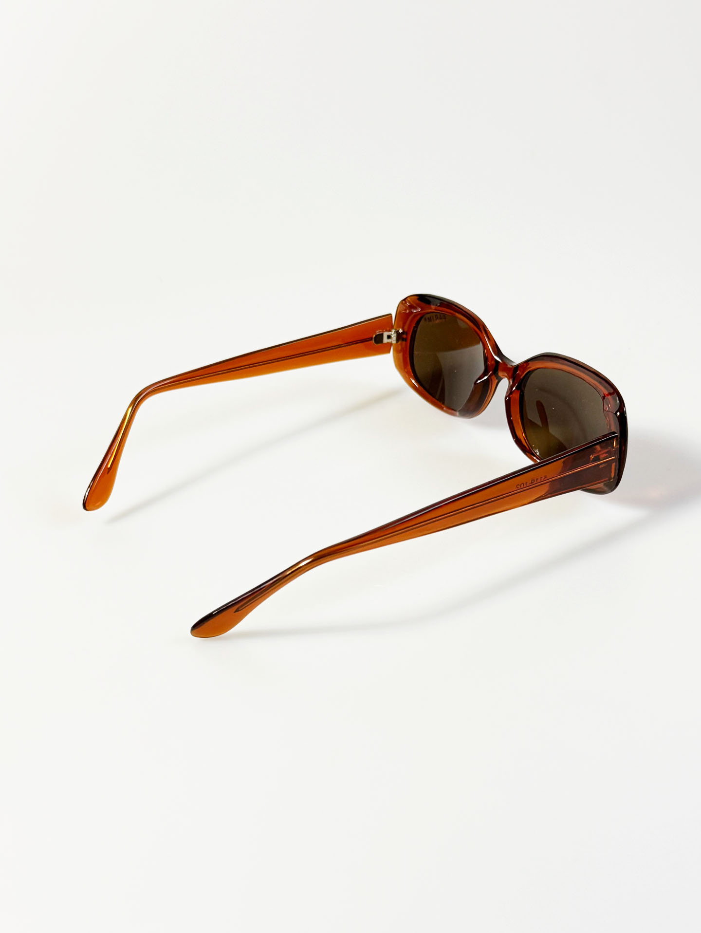 PARIM Translucent Amber Bold Oval Tint Sunglasses