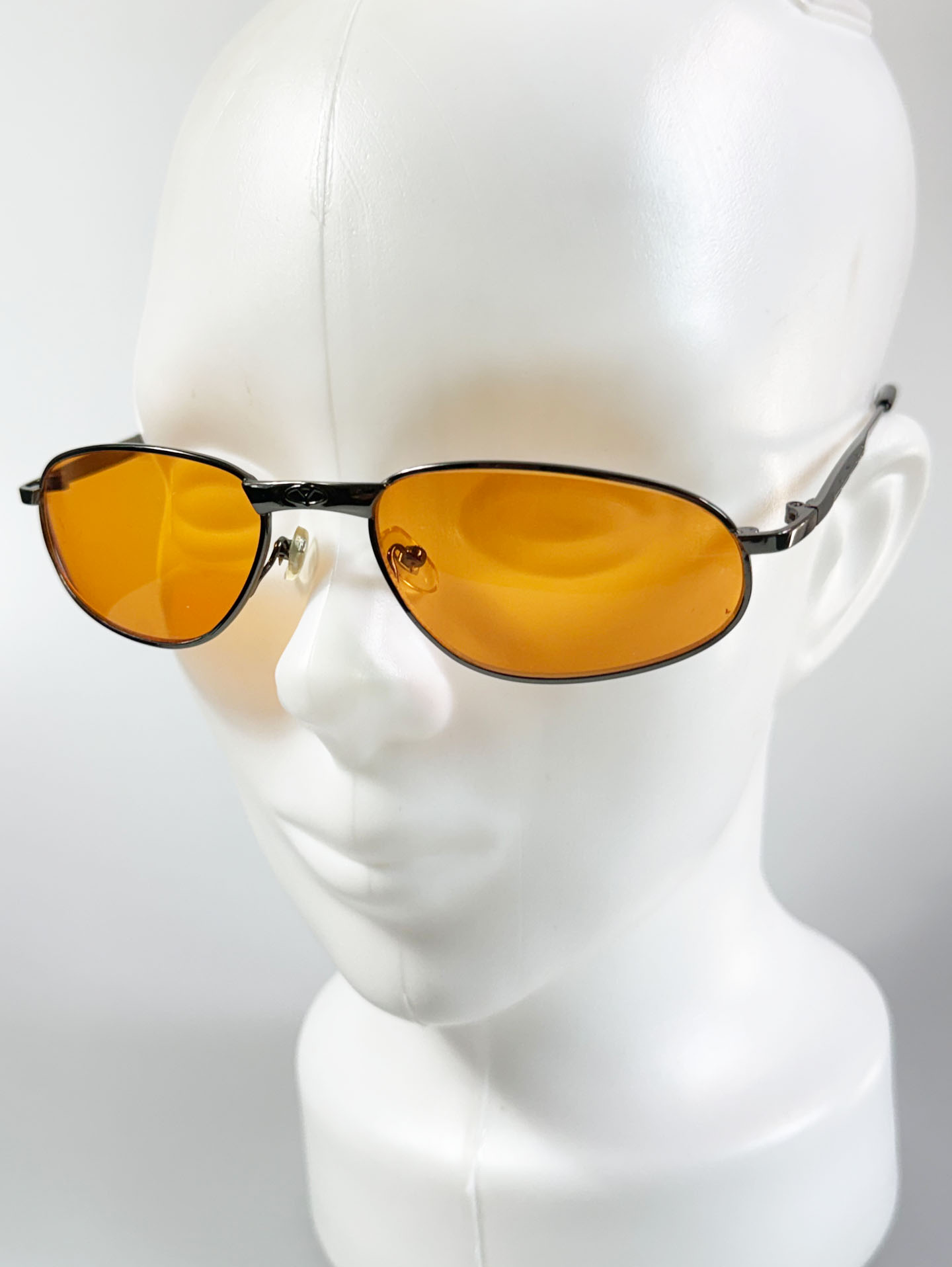 VOTE Slim Oval Metal Frame Tinted Sunglasses