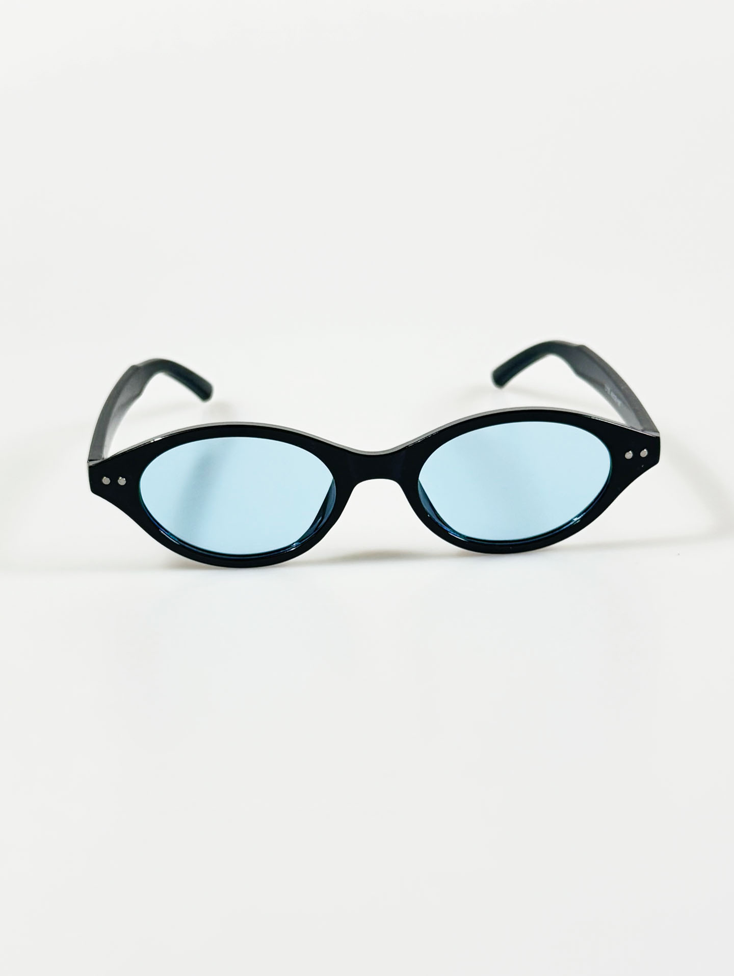 Black Oval Bold Frame Blue Tint Sunglasses