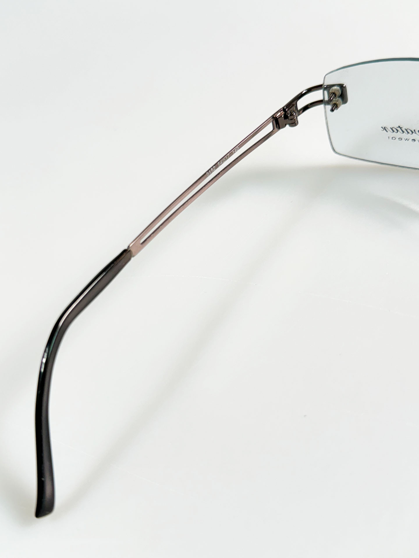 QUATAR Gunmetal Rimless Square Frame Glasses
