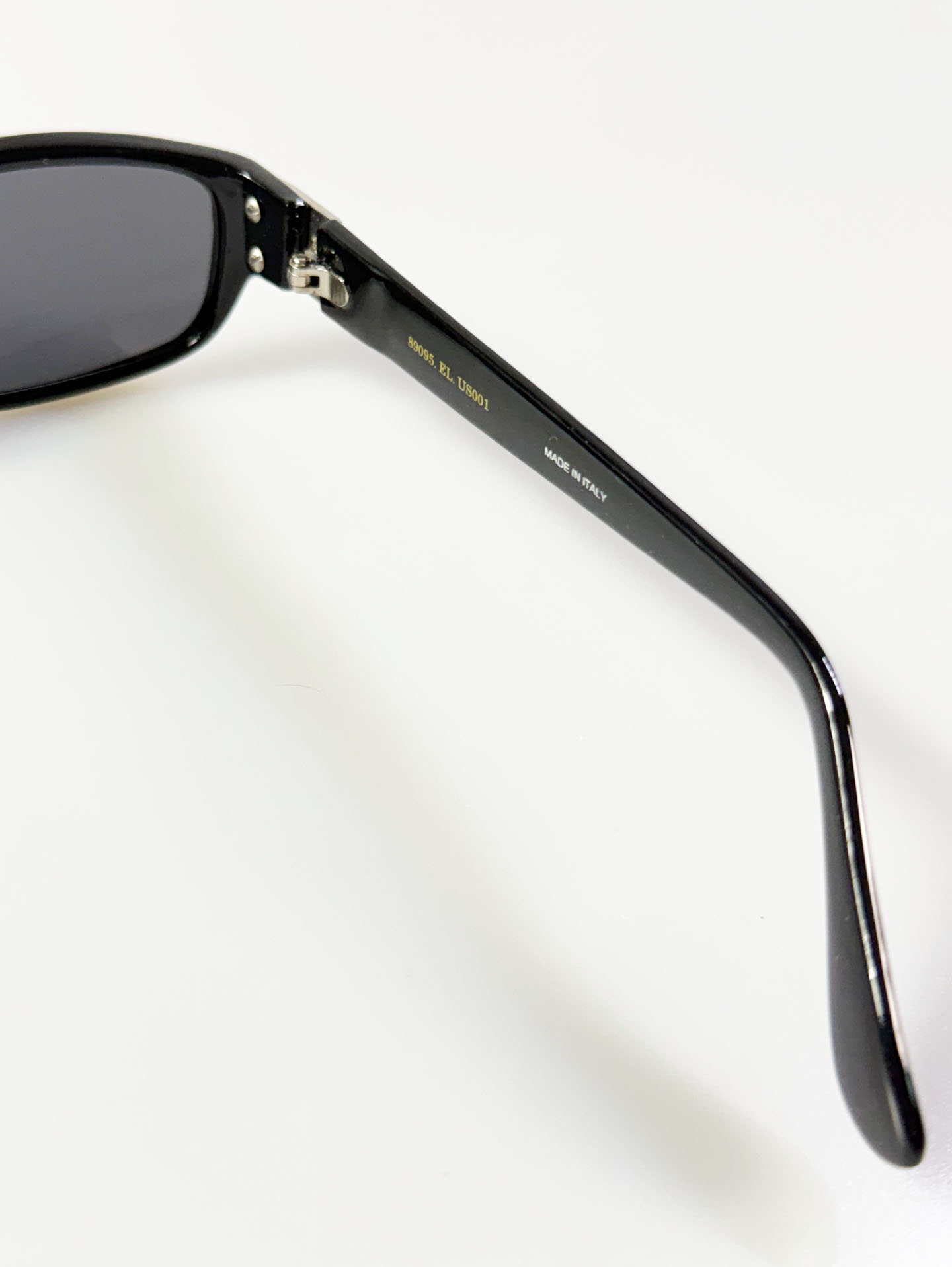 90’s GUESS Black Bold Square Frame Sunglasses