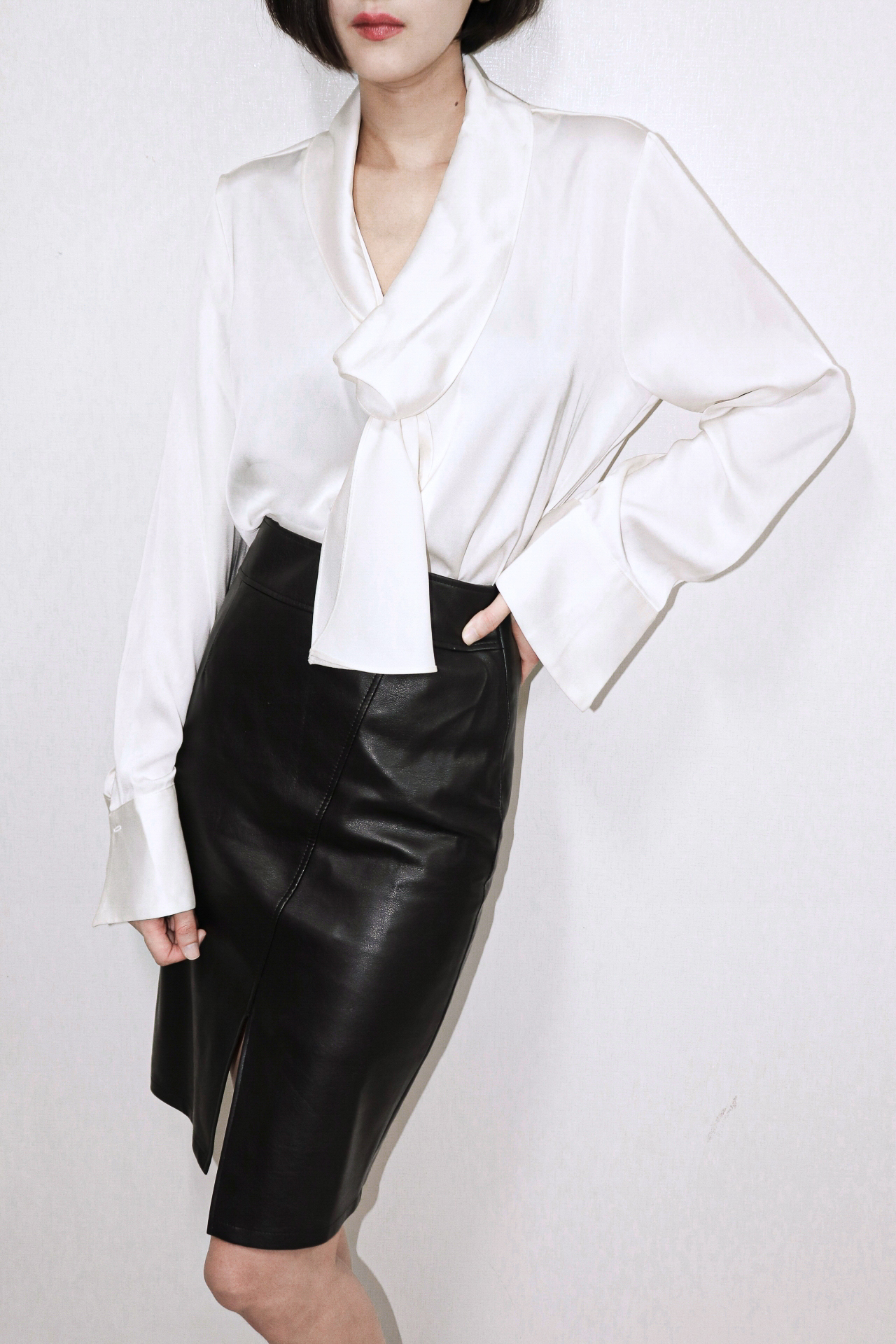 Scarf Collar Silky Blouse_Ivory