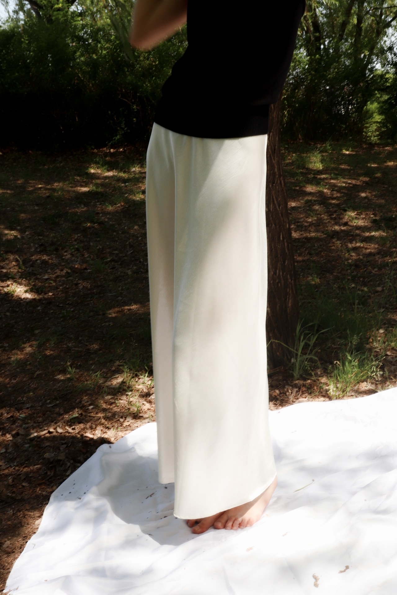 Fluid Satin Maxi Skirt_Black