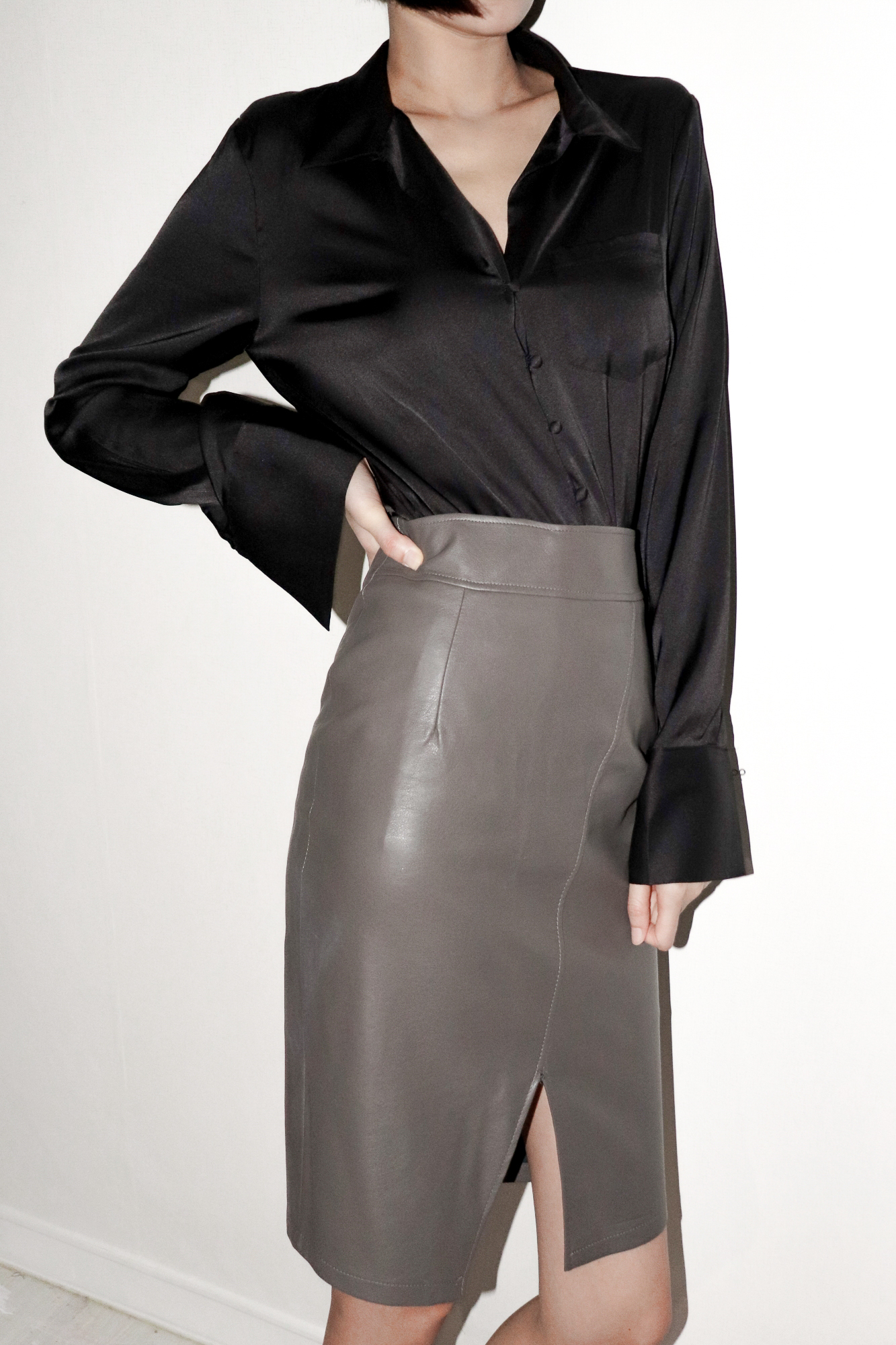 Silky Covered Button Blouse_Black