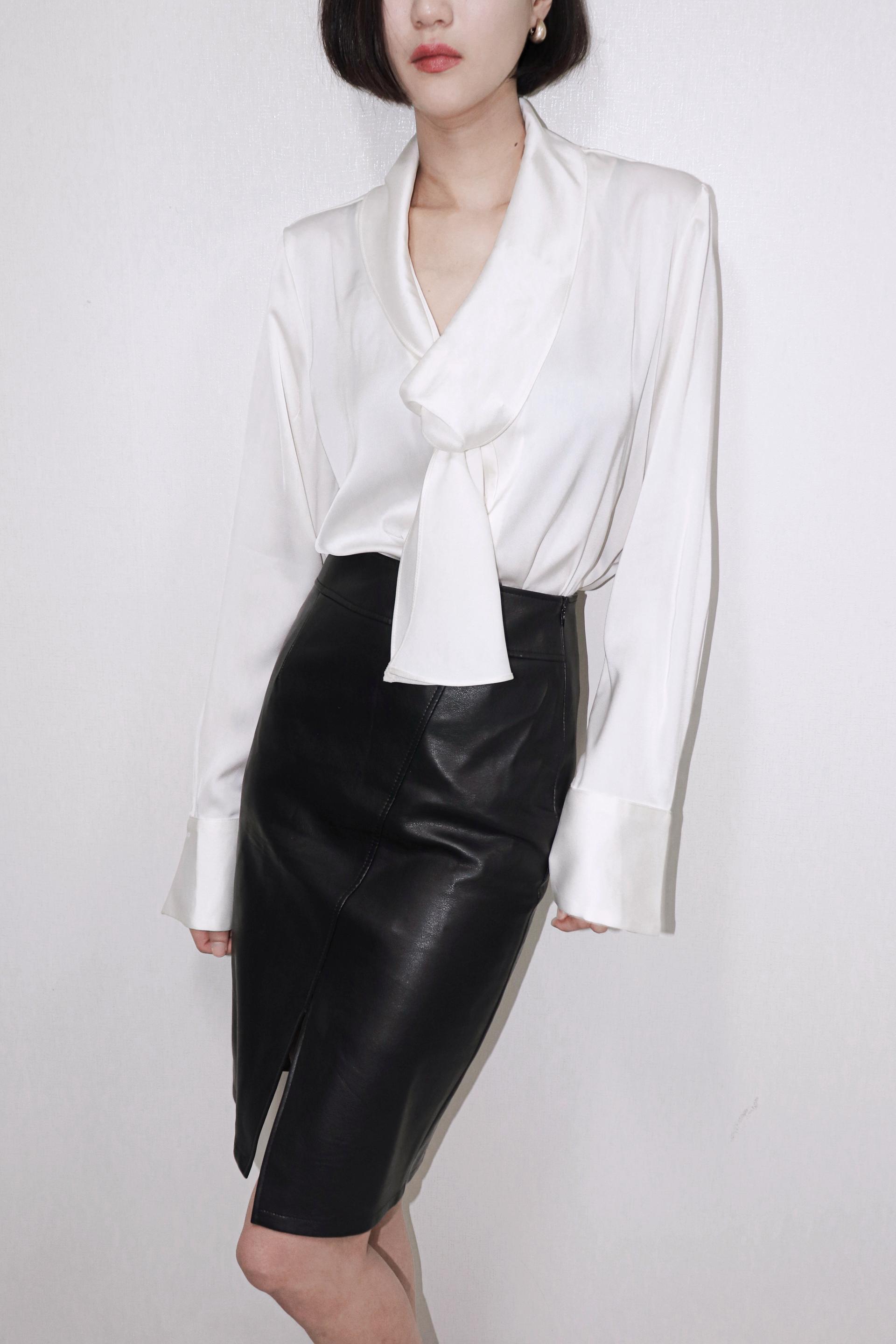 Scarf Collar Silky Blouse_Ivory