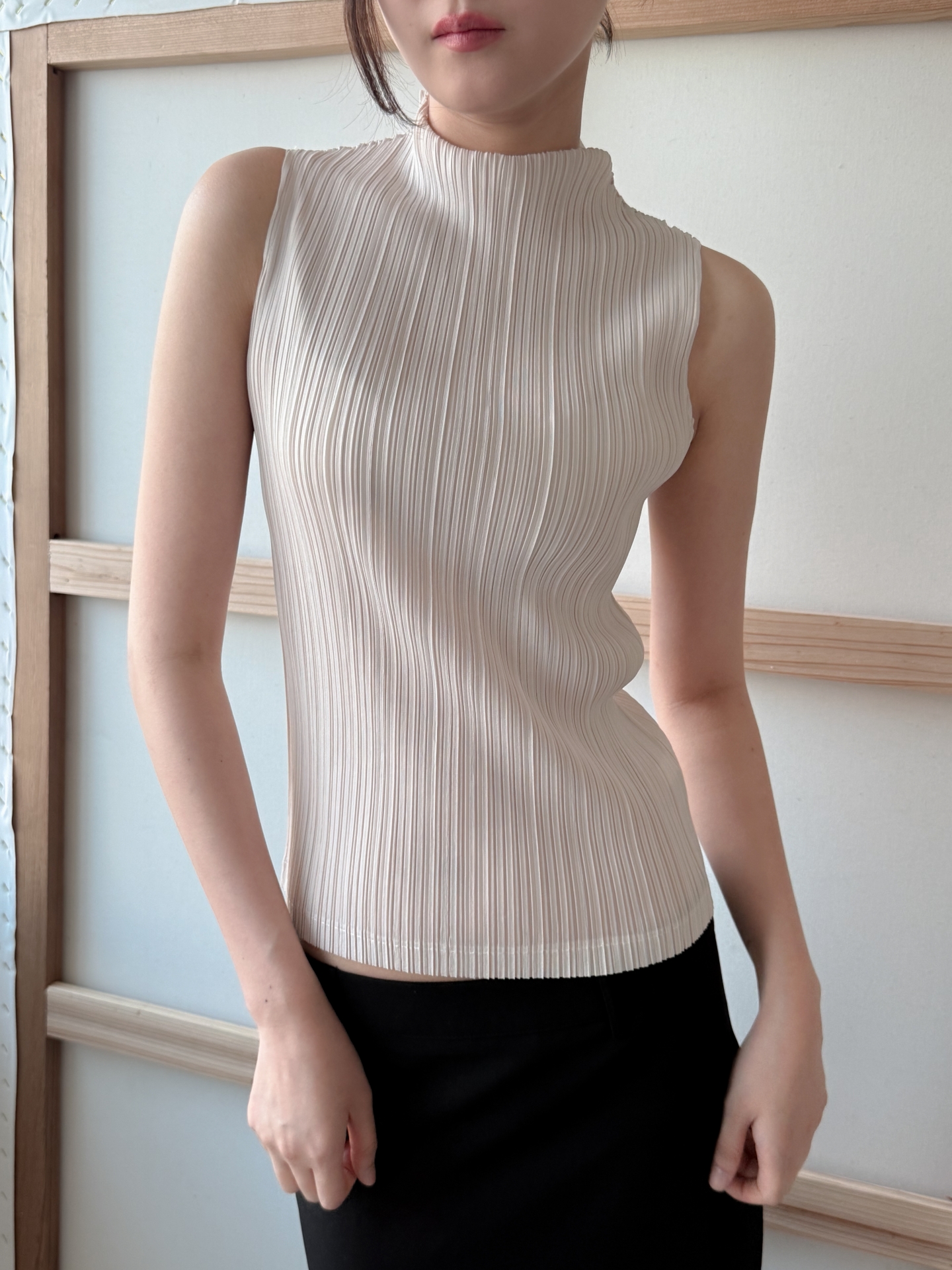 Pleats Mock Neck Sleeveless Top_Ivory