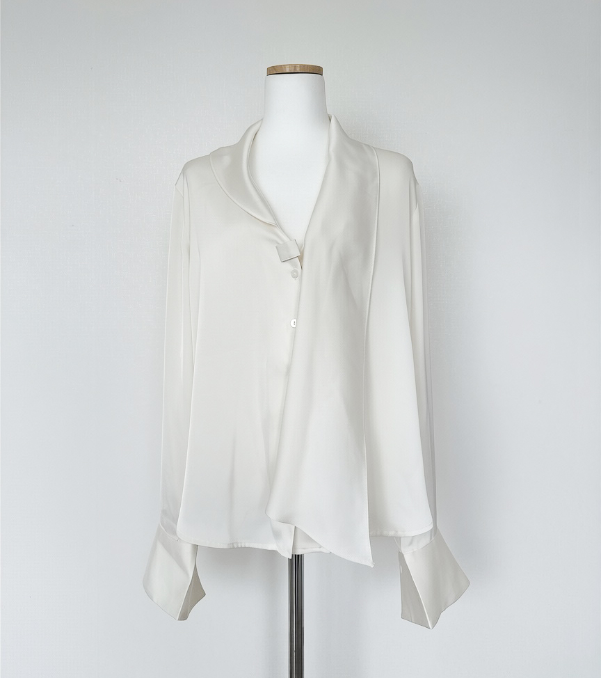Scarf Collar Silky Blouse_Ivory