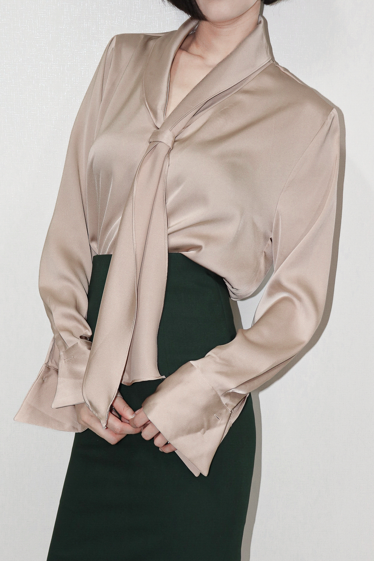 Scarf Collar Silky Blouse_Ivory