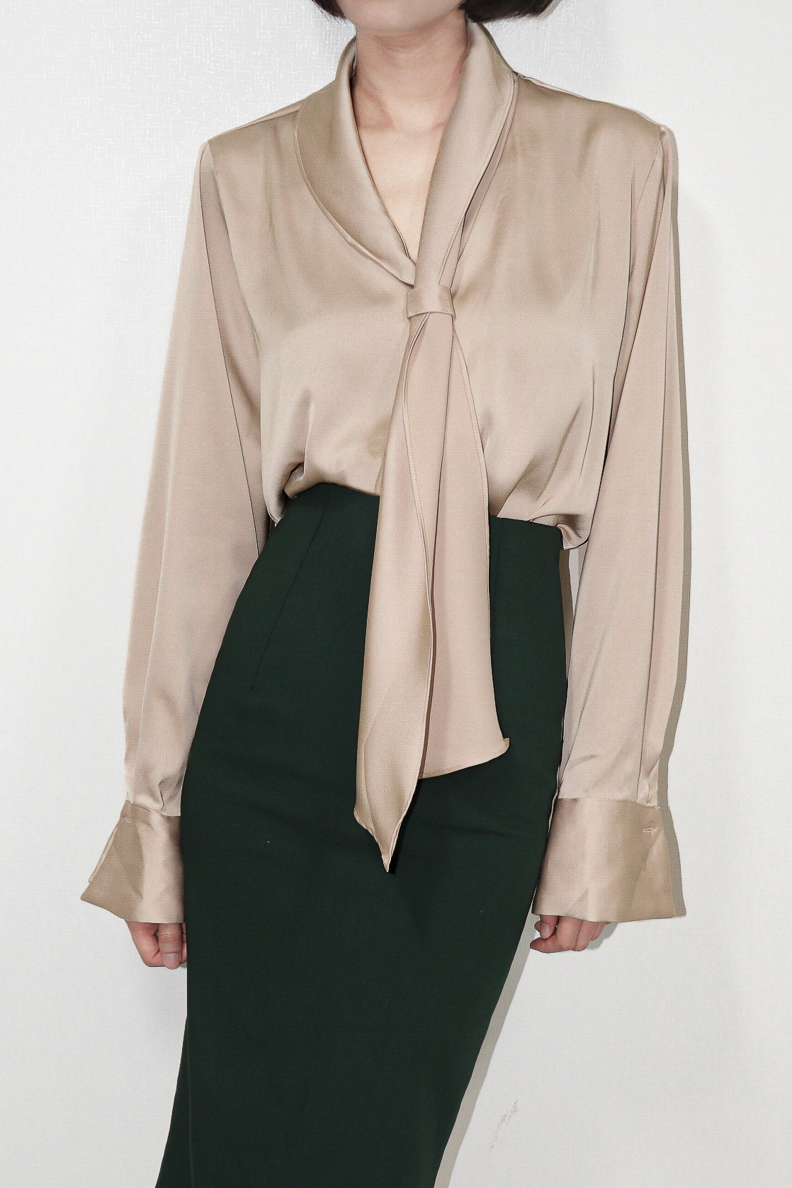 Scarf Collar Silky Blouse_Ivory