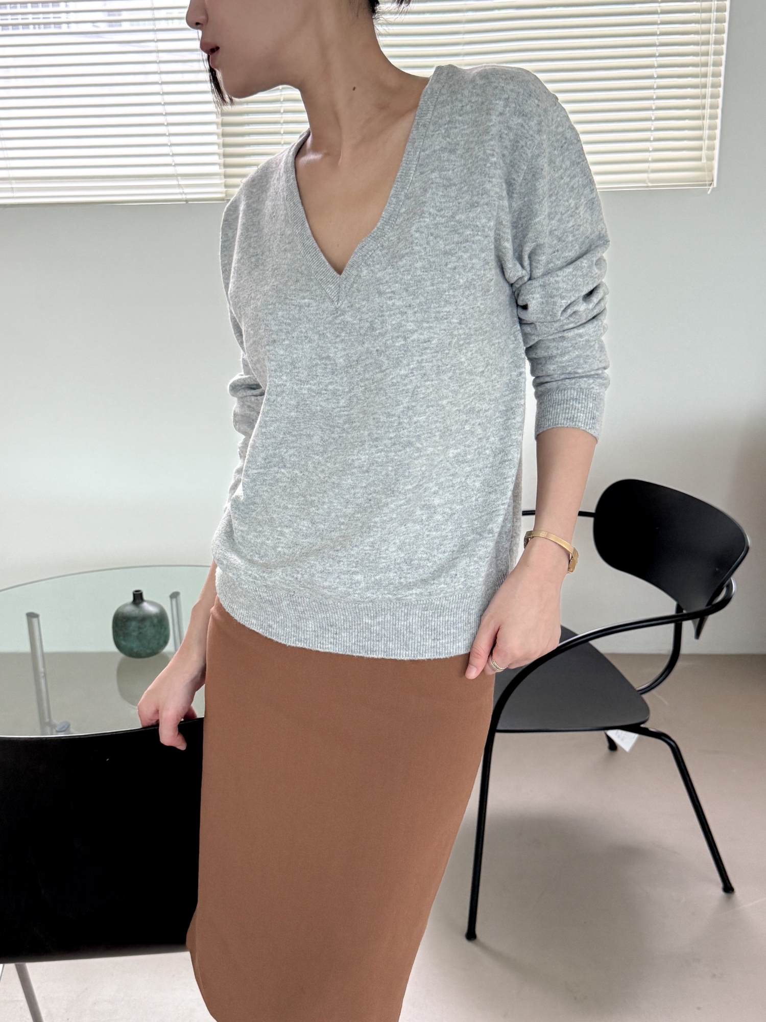 Relaxed Deep V-Neck Knit_(5 colors)