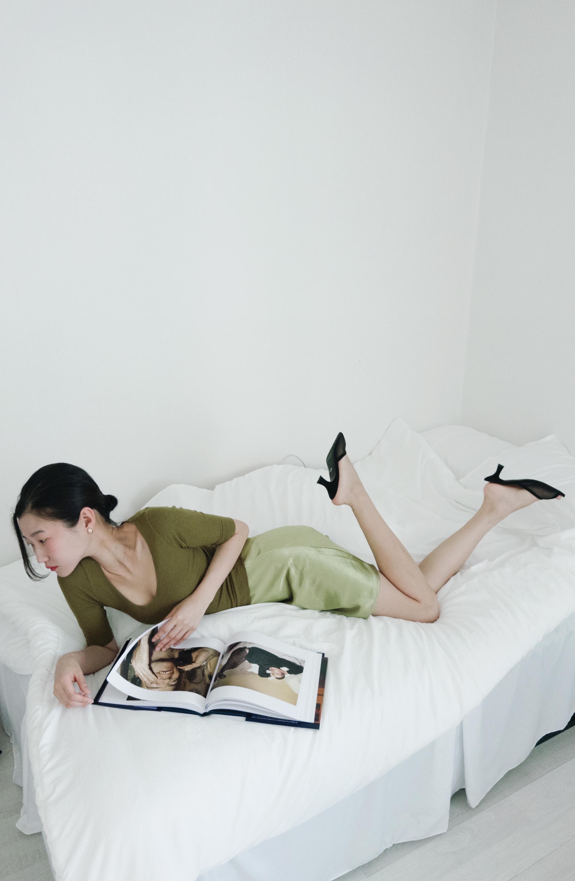 Lumière Satin Mini Skirt_Olive