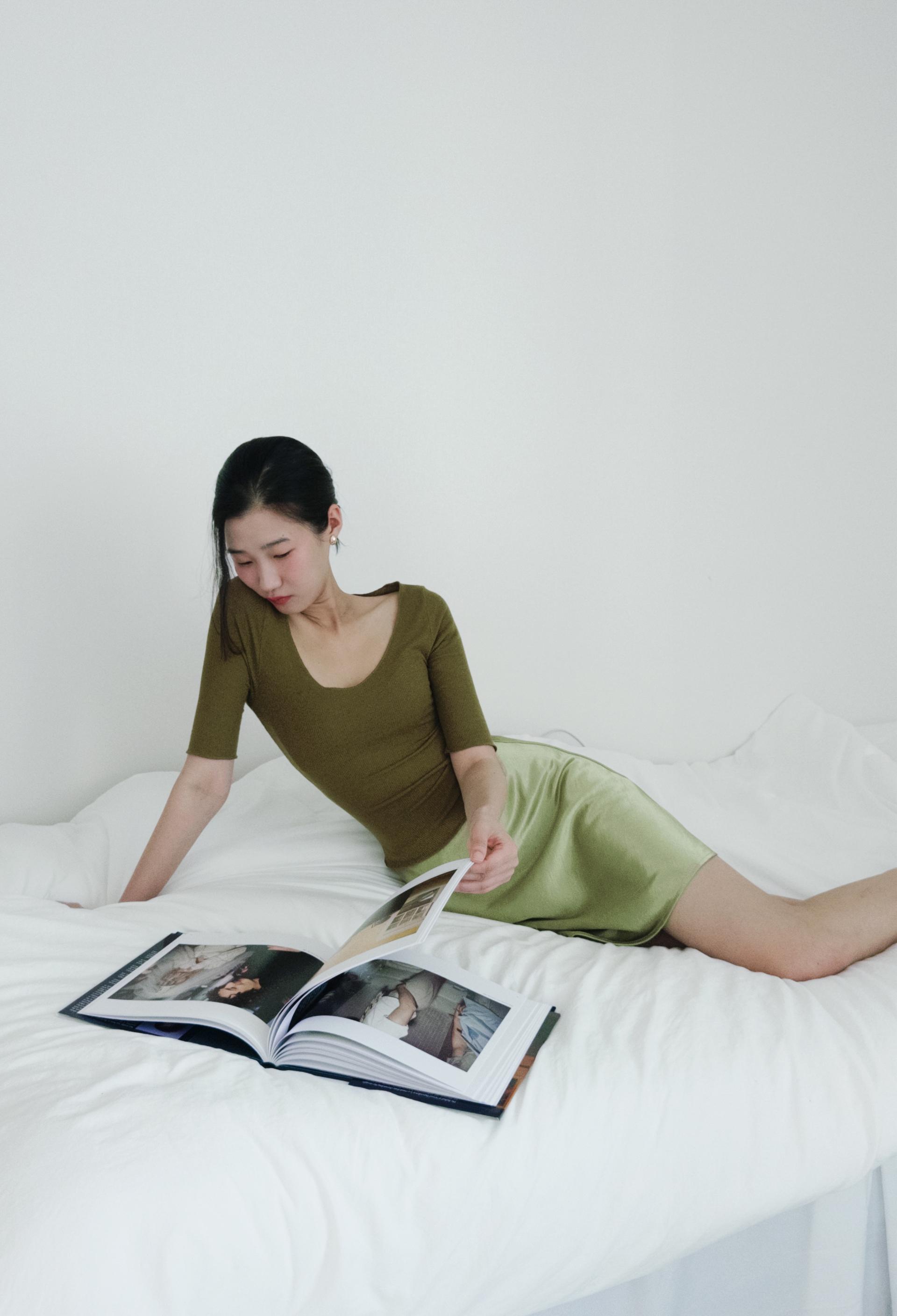 Lumière Satin Mini Skirt_Olive