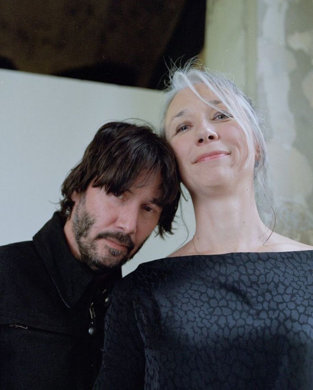 키아누 리브스와 그의 연인 알렉산드라 그랜트 🖤 : 데패뉴 | etc, image size:1080x1344