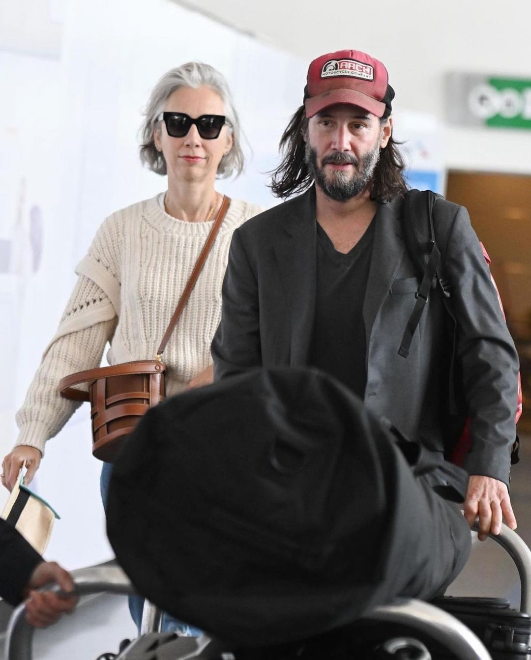 키아누 리브스와 그의 연인 알렉산드라 그랜트 🖤 : 데패뉴 | etc, image size:1080x1343