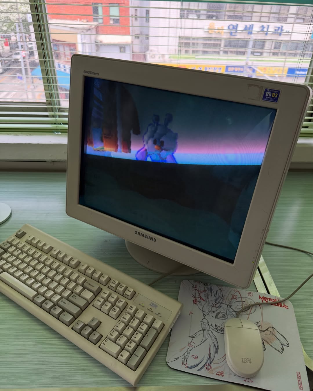 b1563df05c8df.jpg