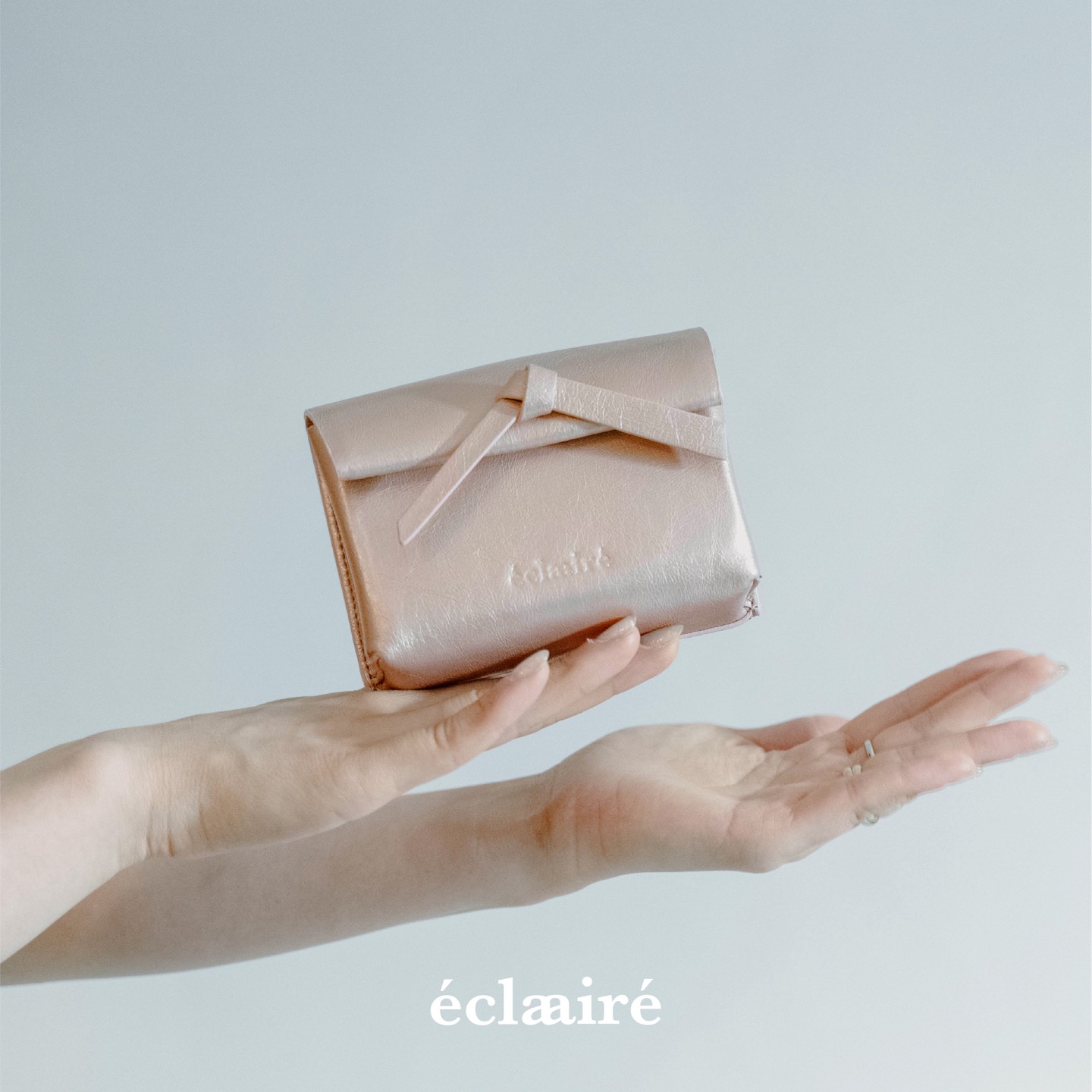 Gloire Wallet Front View
