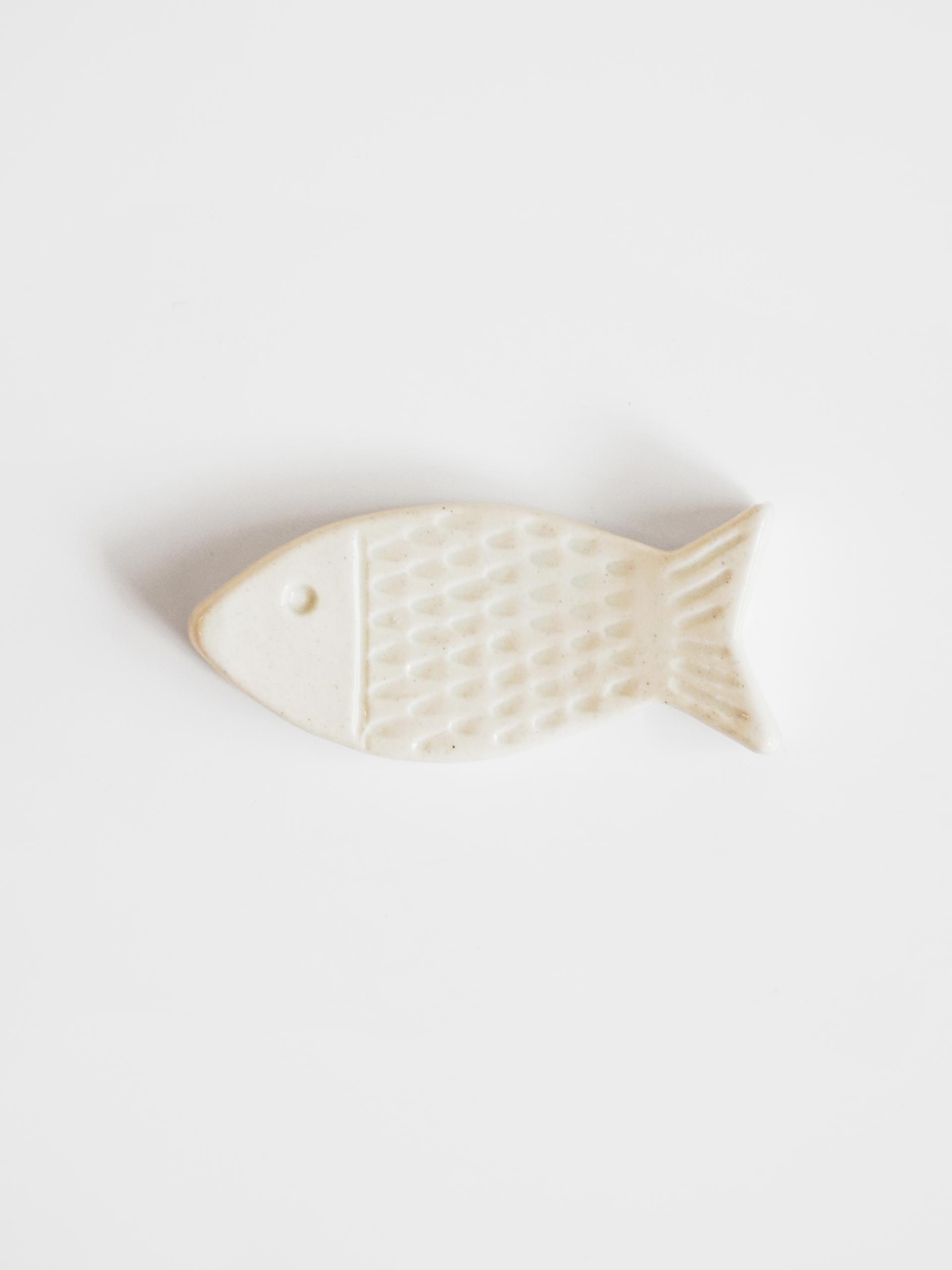Fish Chopsticks Stand (2 Color)