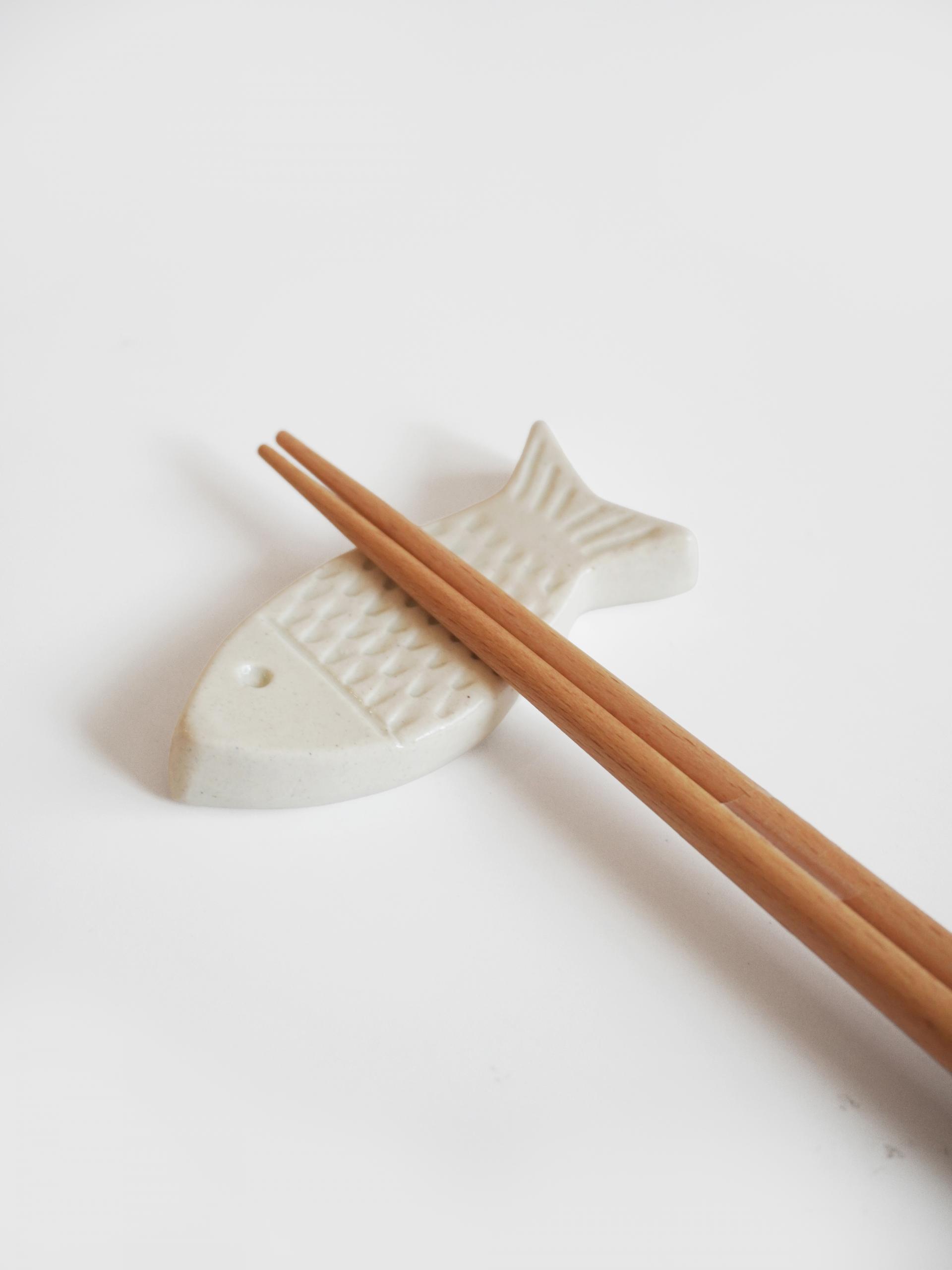 Fish Chopsticks Stand (2 Color)