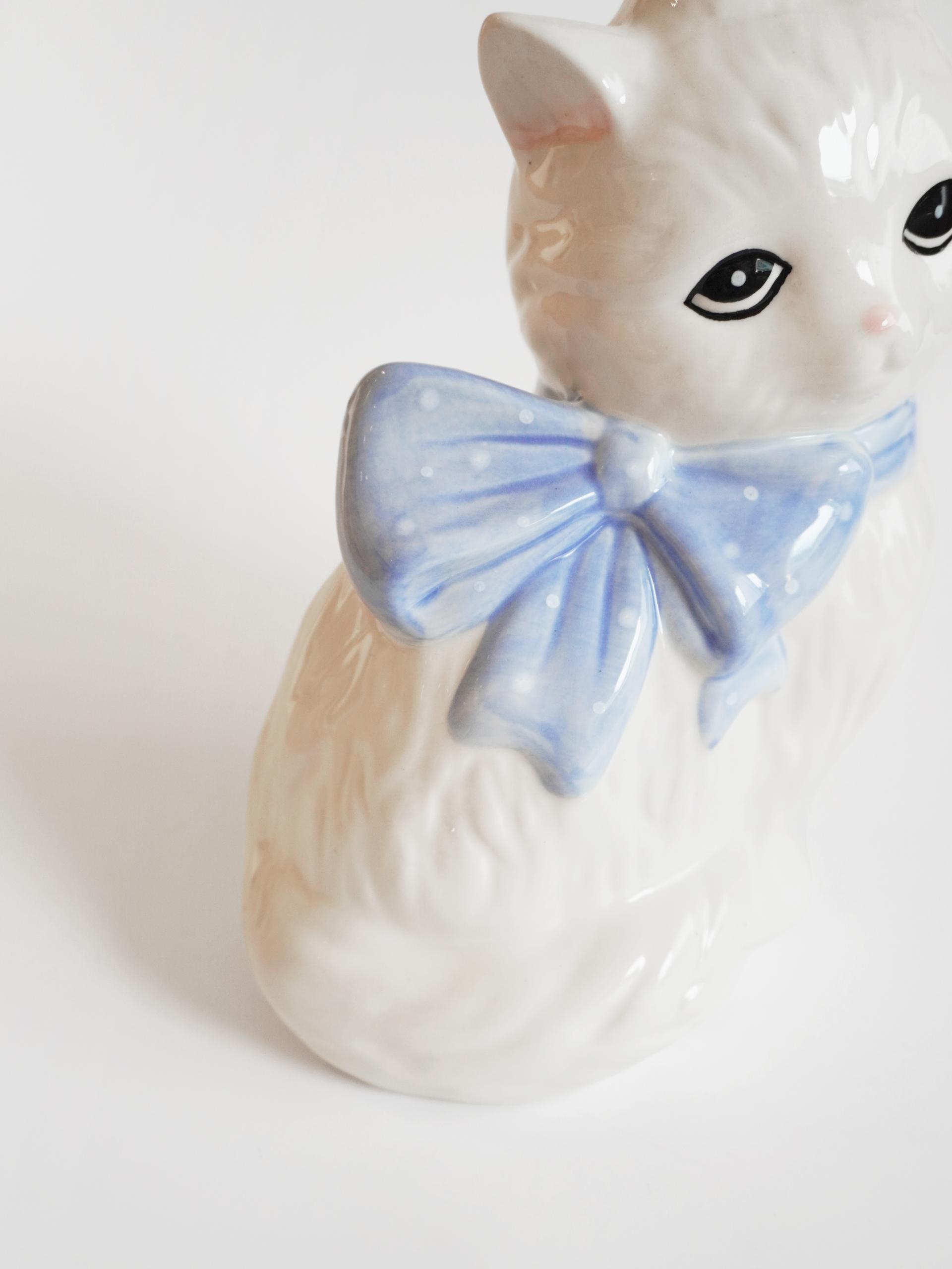 Ribbon Kitty Vase