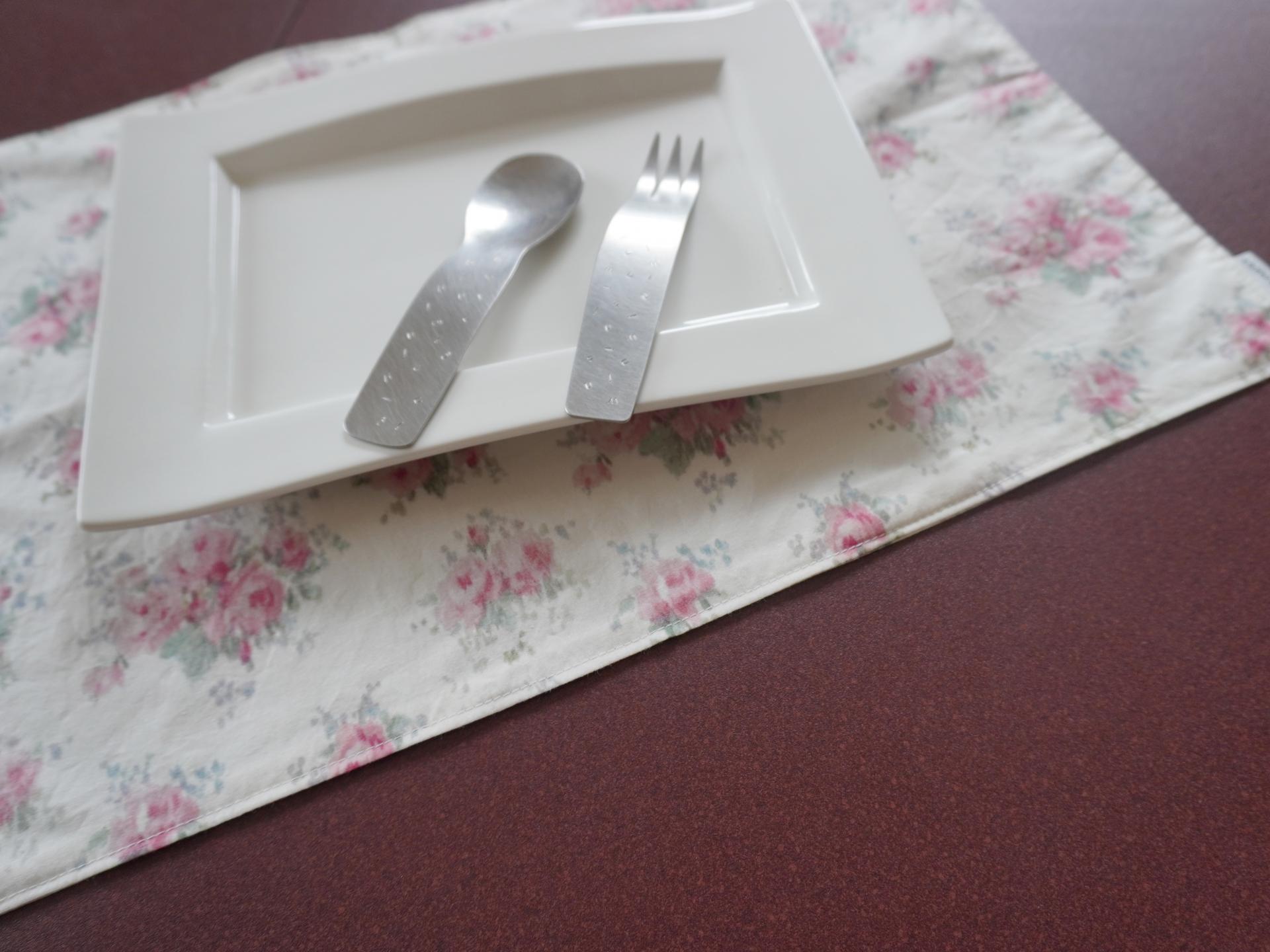 Cottage Rose Kitchen Cloth Table Mat - 2 Color